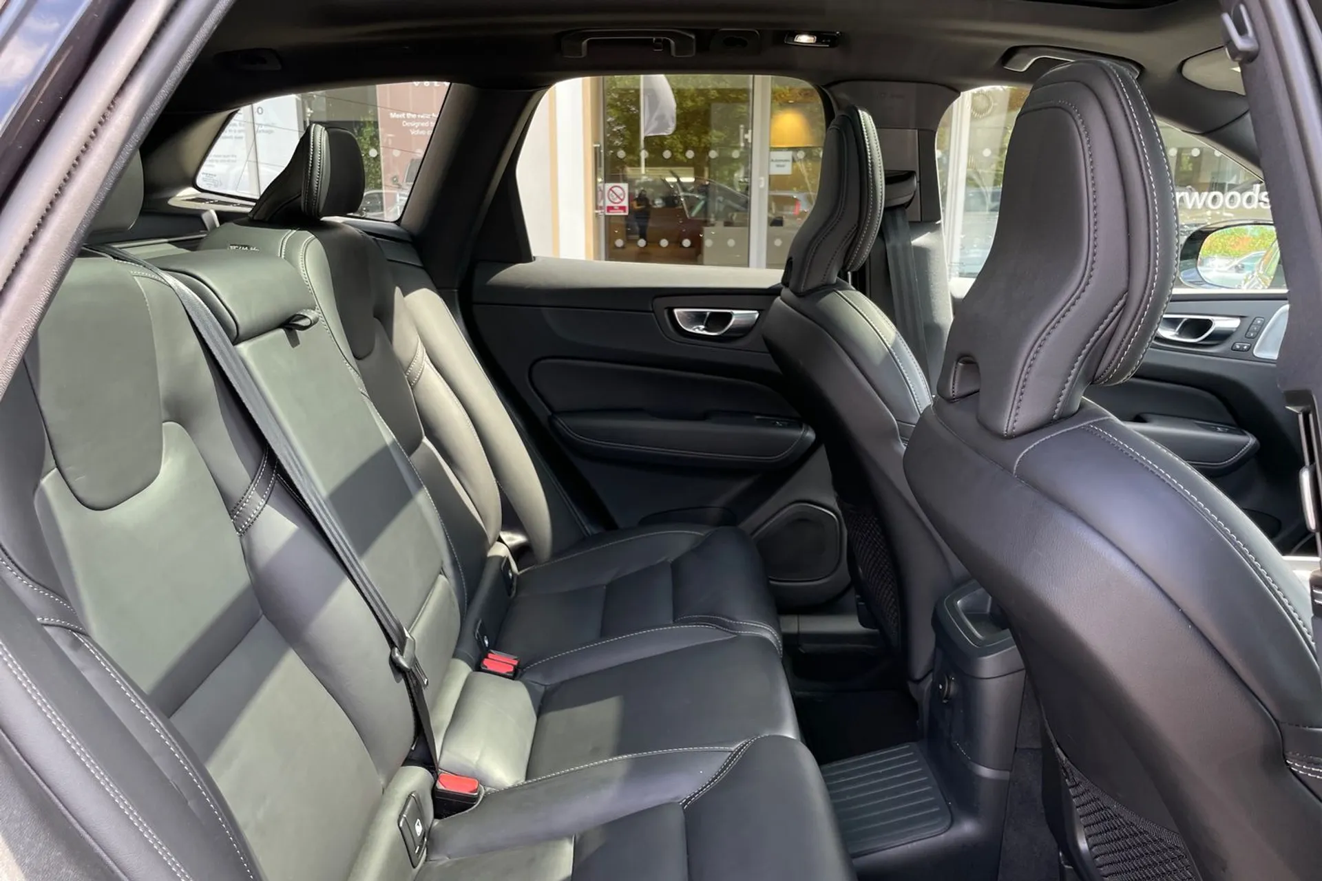 Volvo XC60 thumbnail image number 22