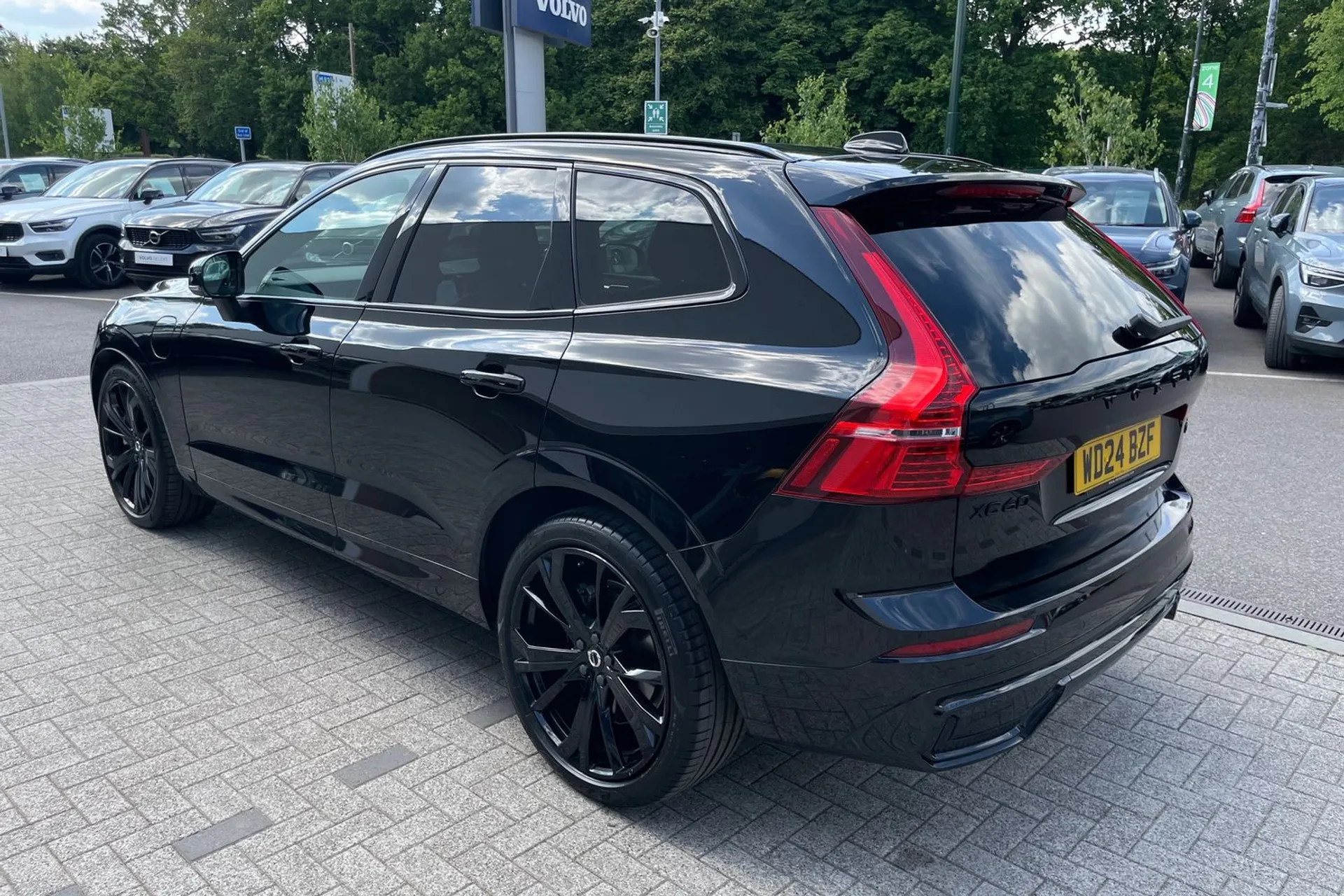 Volvo XC60 thumbnail image number 9