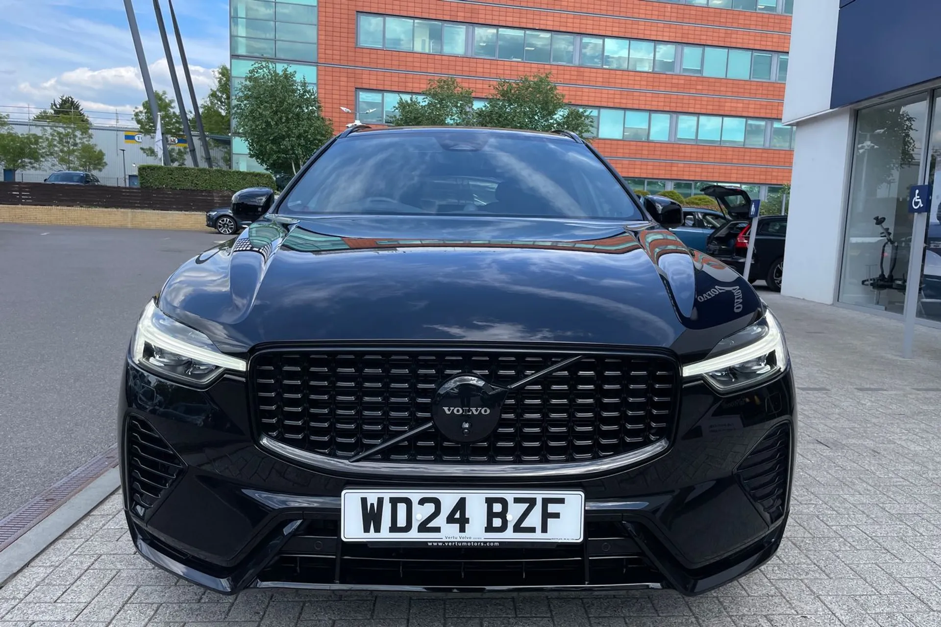 Volvo XC60 thumbnail image number 12