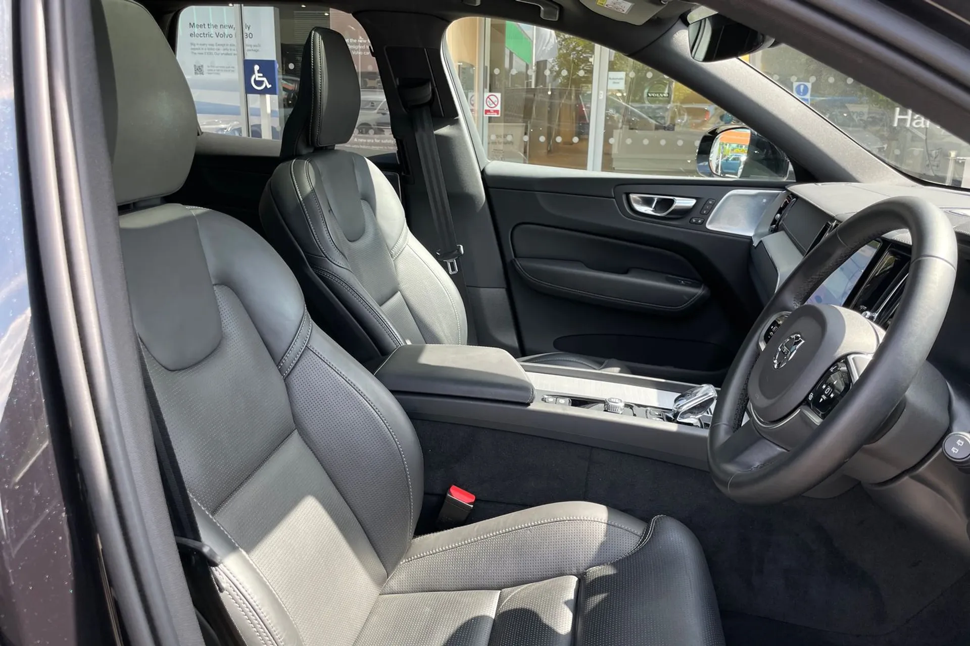 Volvo XC60 thumbnail image number 25