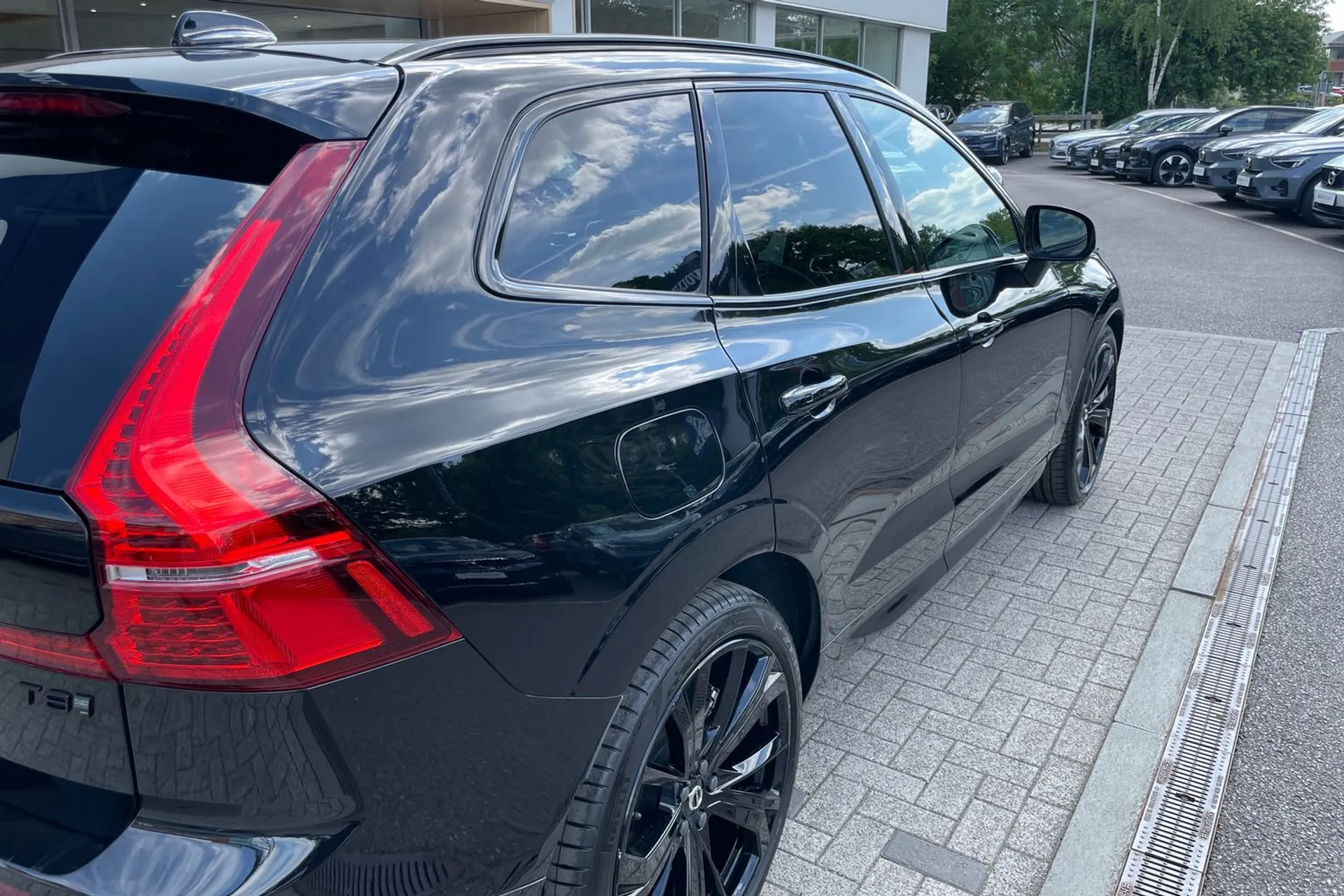 Volvo XC60 thumbnail image number 14