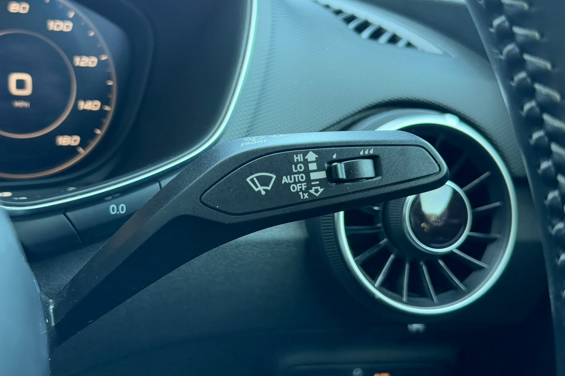 Audi TT thumbnail image number 19