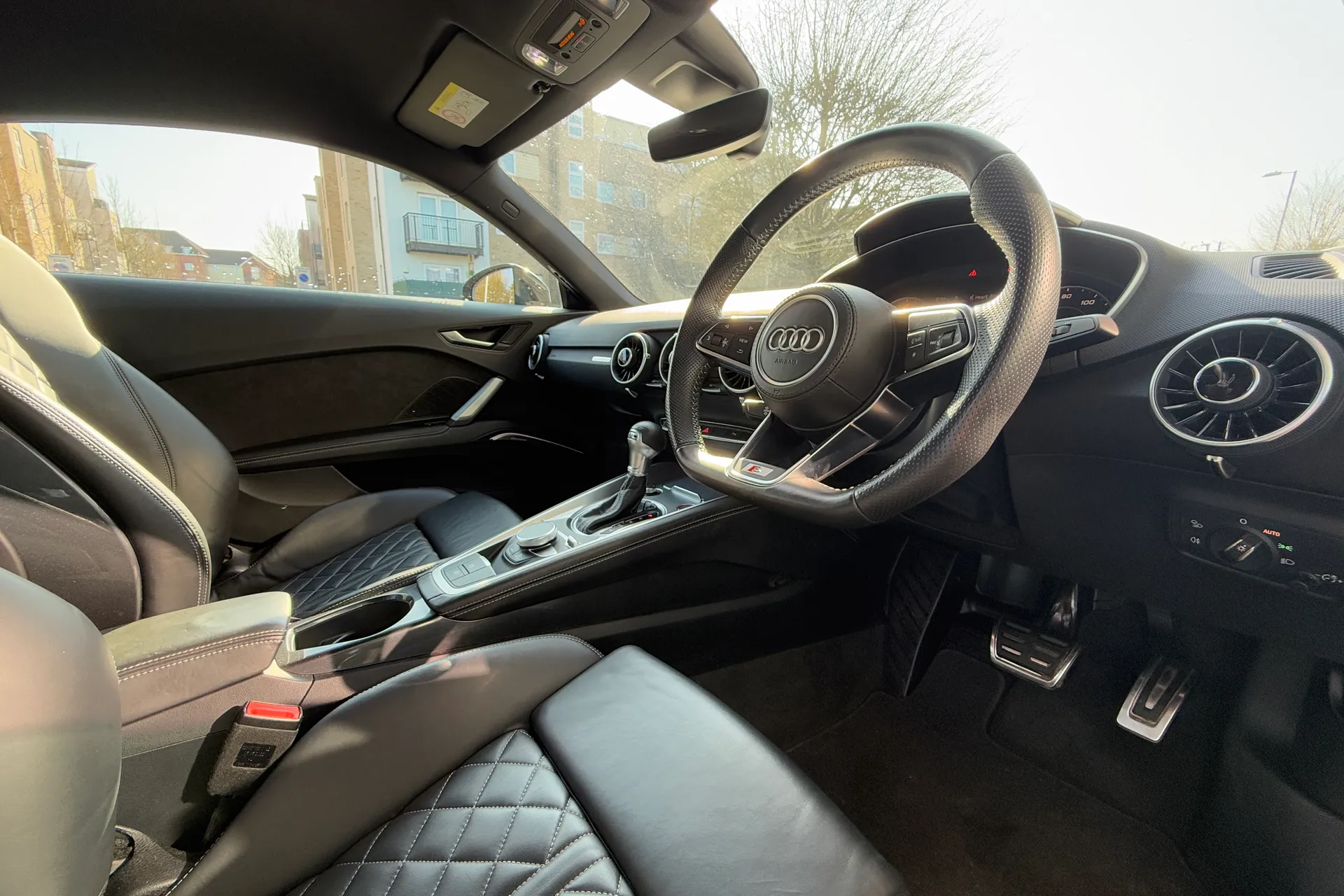 Audi TT thumbnail image number 12