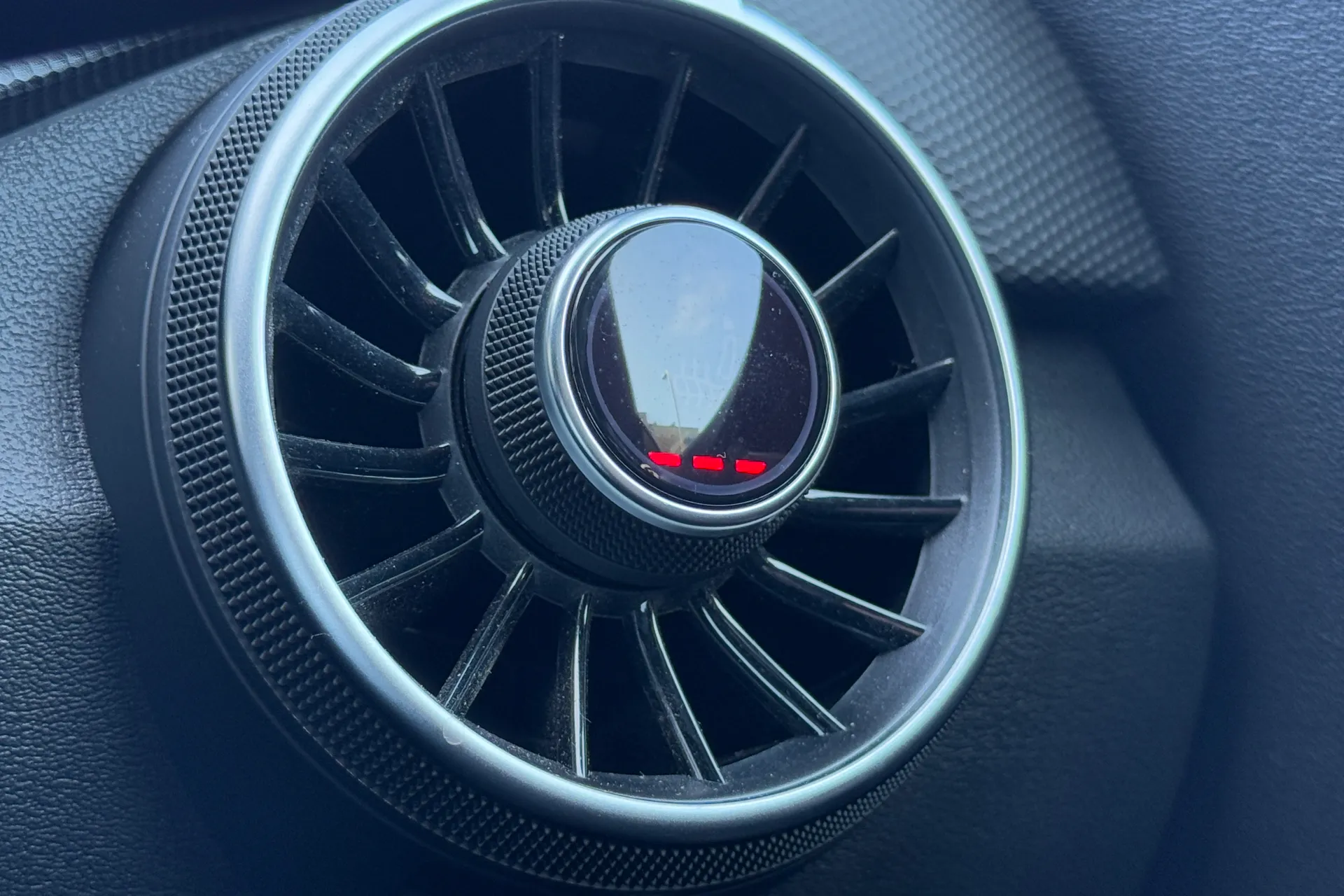 Audi TT thumbnail image number 6