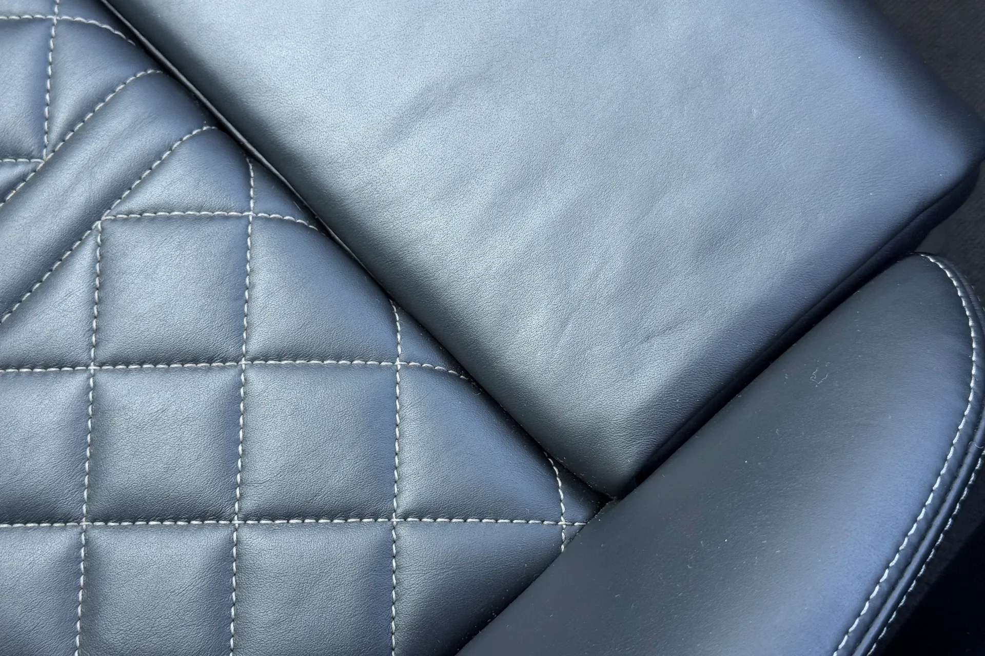 Audi TT thumbnail image number 34