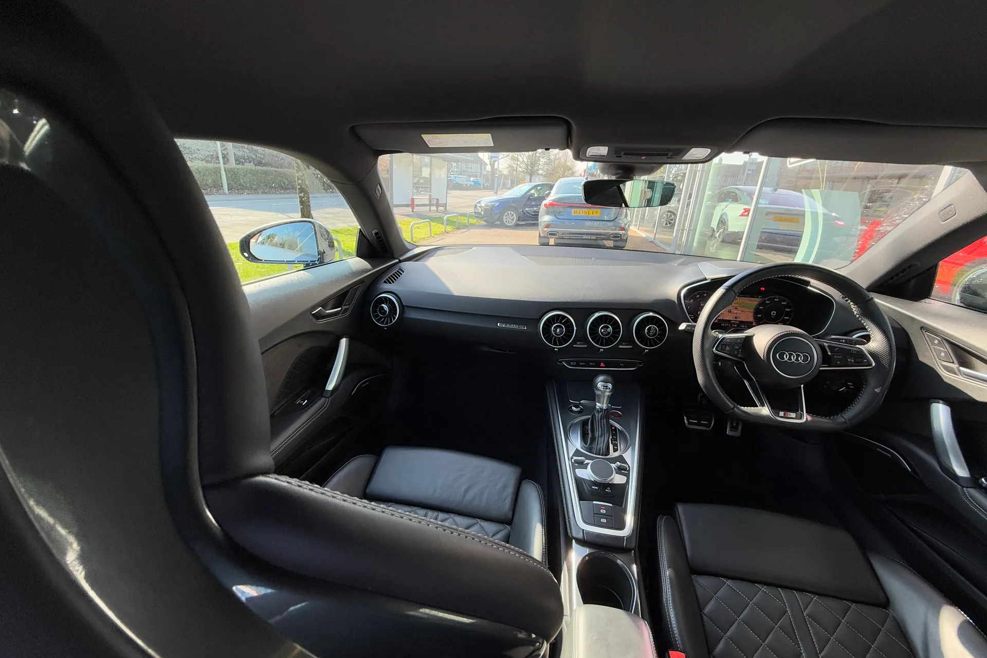 Audi TT thumbnail image number 51