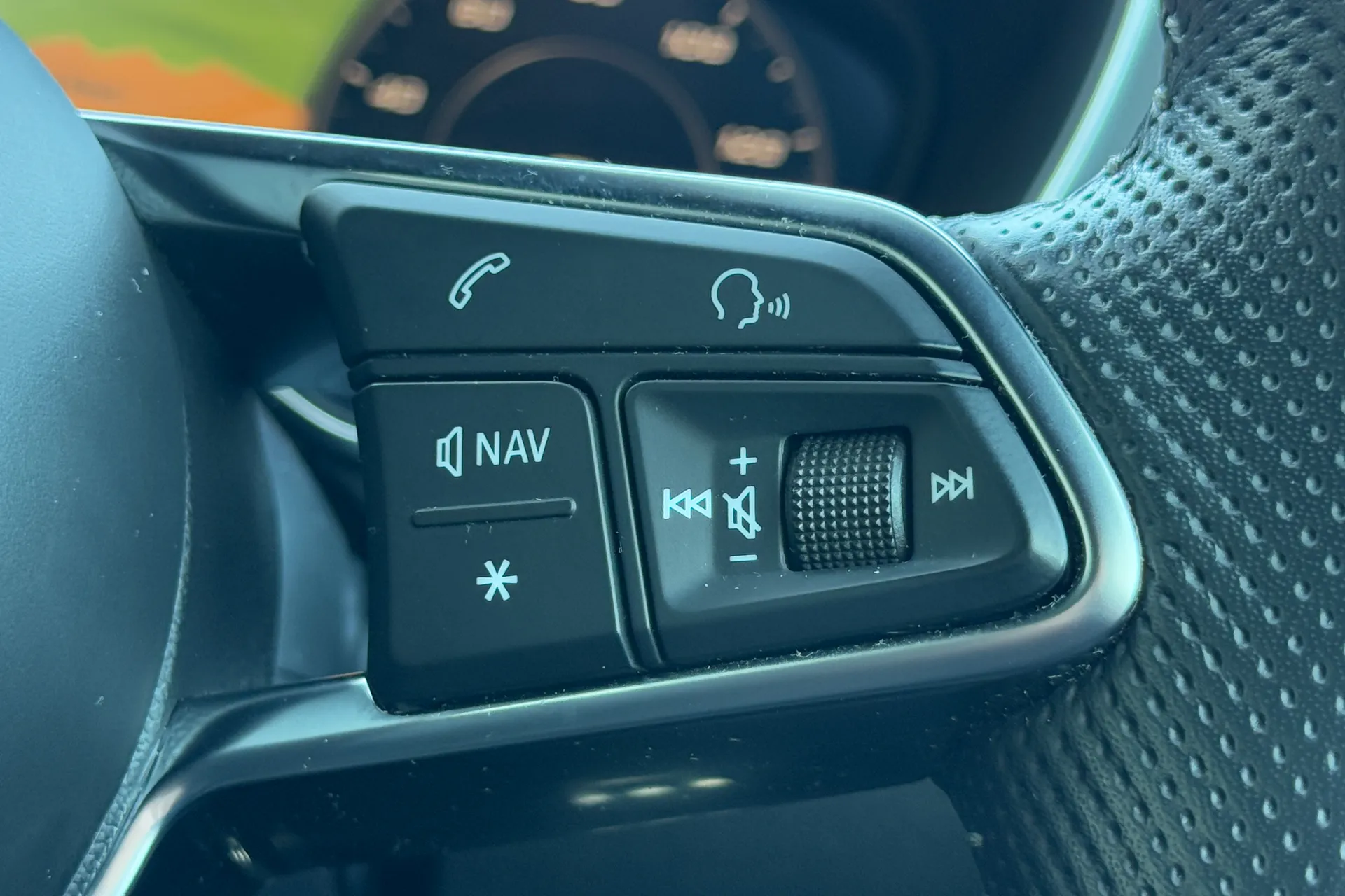 Audi TT thumbnail image number 16