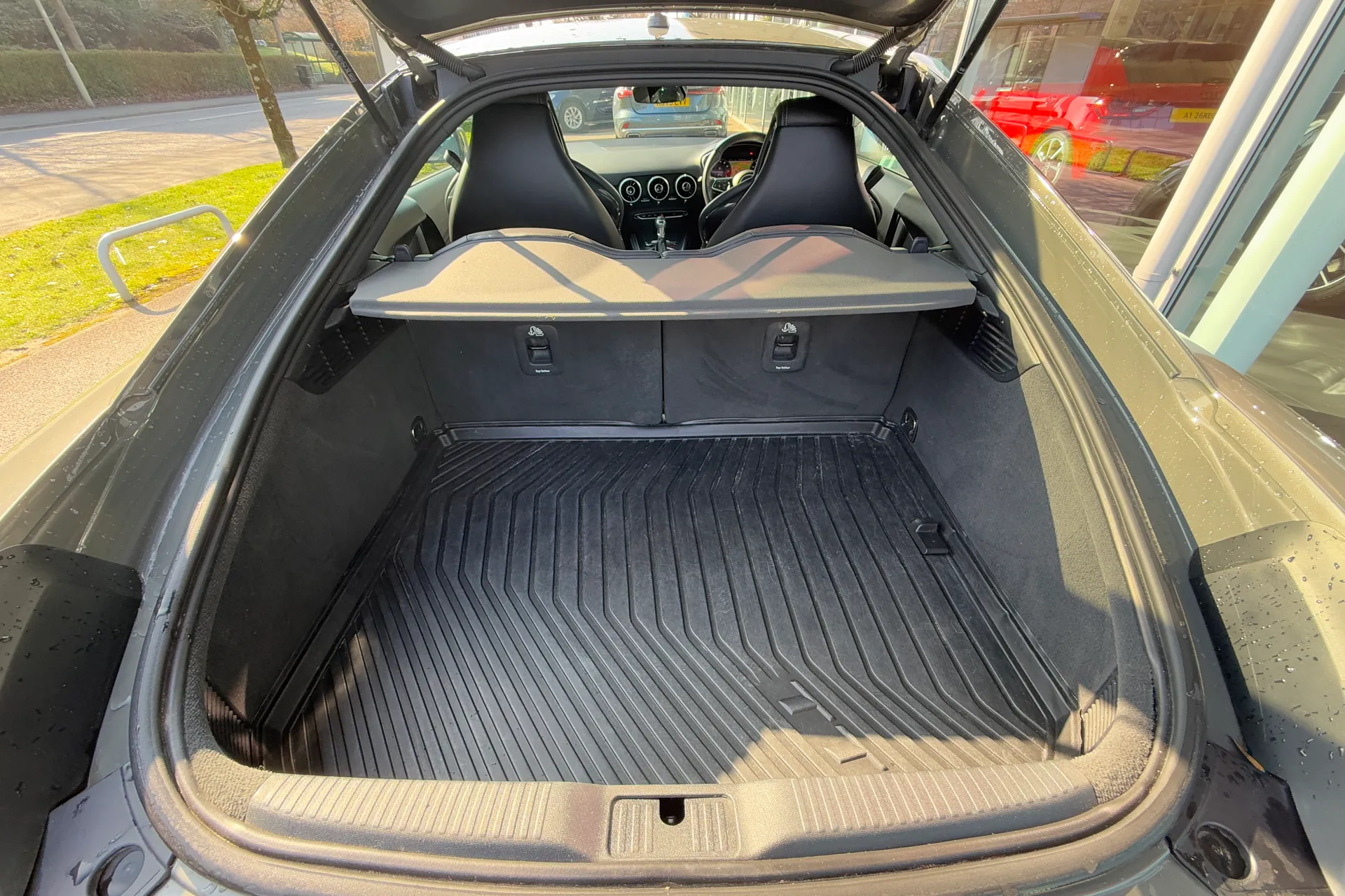 Audi TT thumbnail image number 47