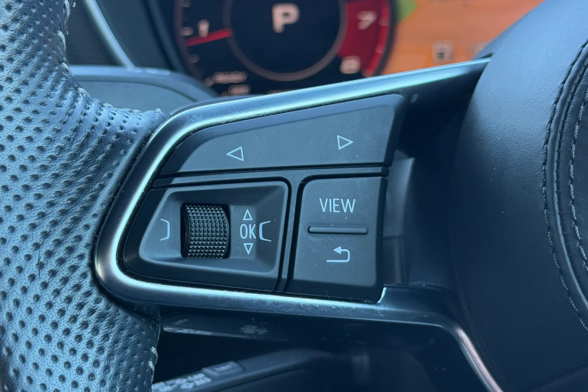 Audi TT thumbnail image number 15