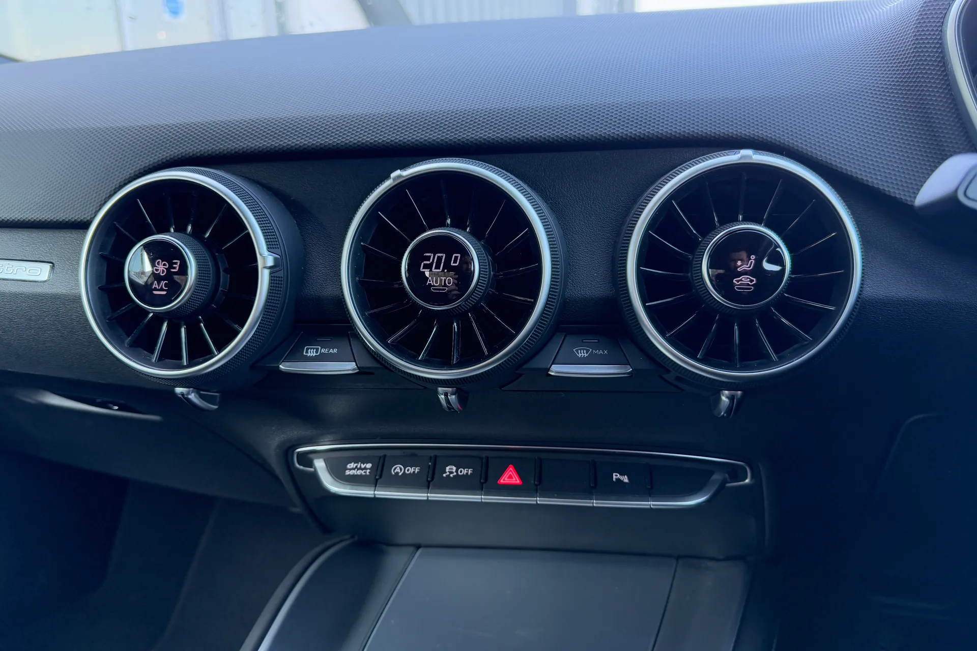 Audi TT thumbnail image number 20