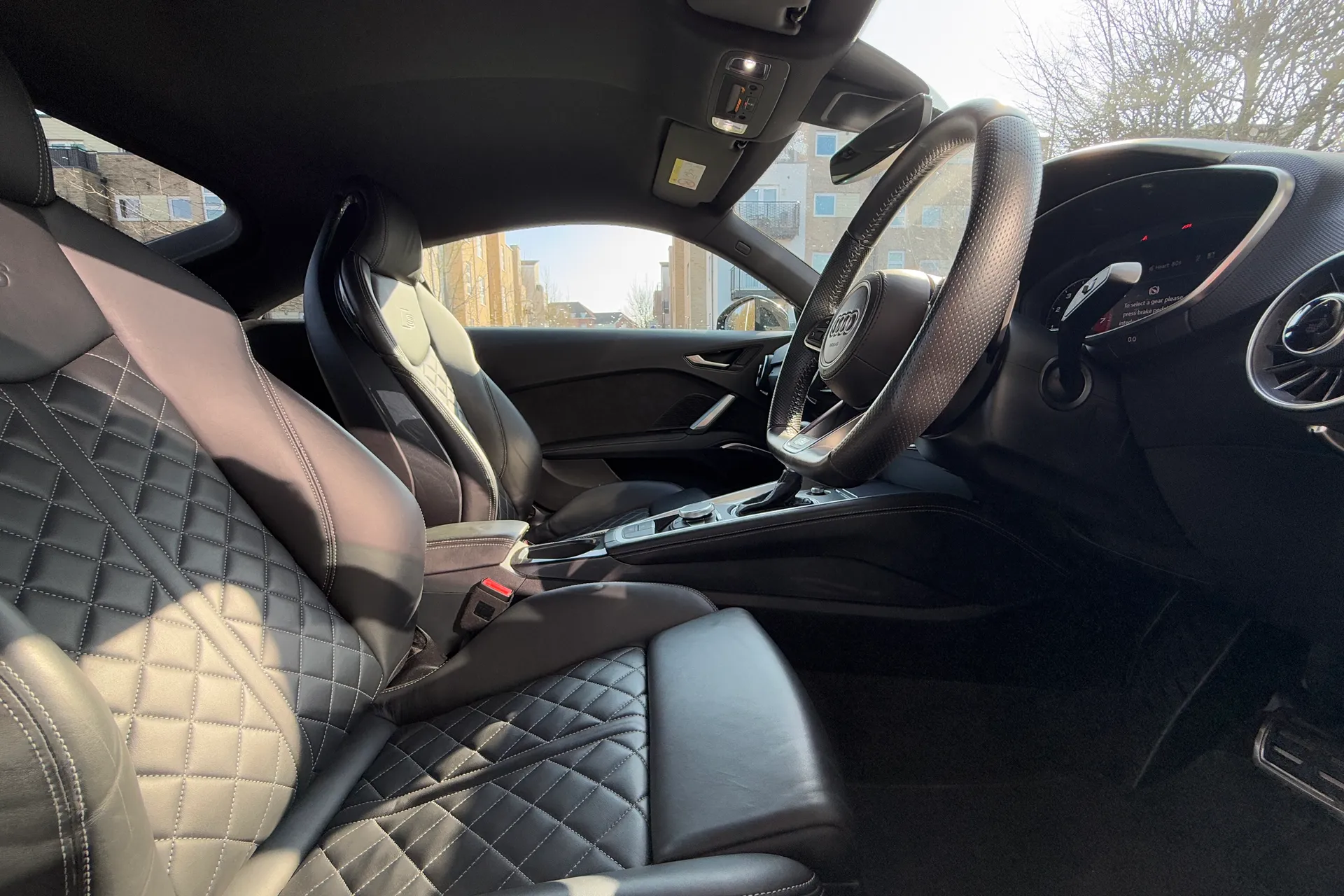 Audi TT thumbnail image number 38