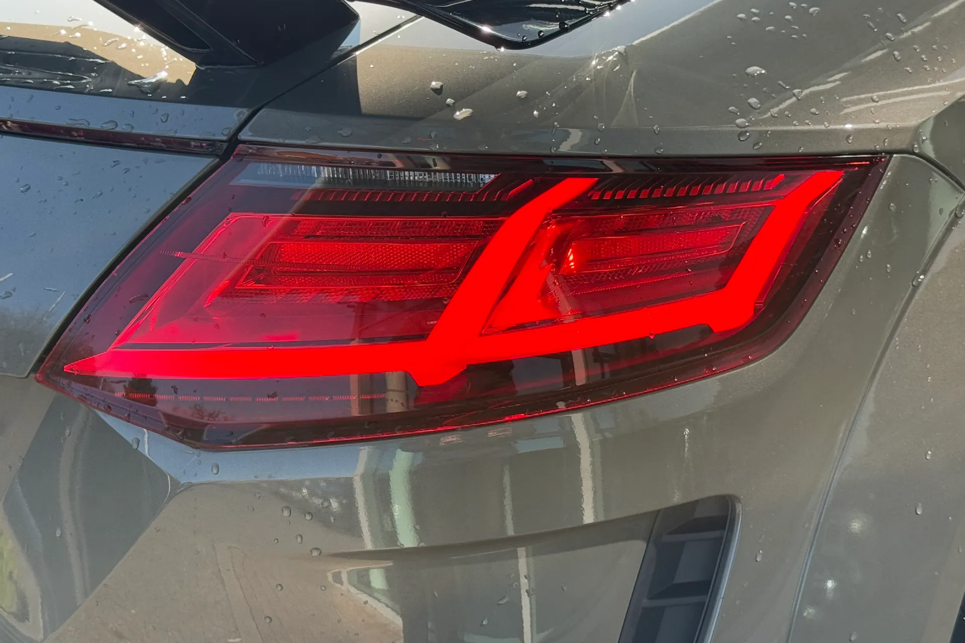 Audi TT thumbnail image number 44