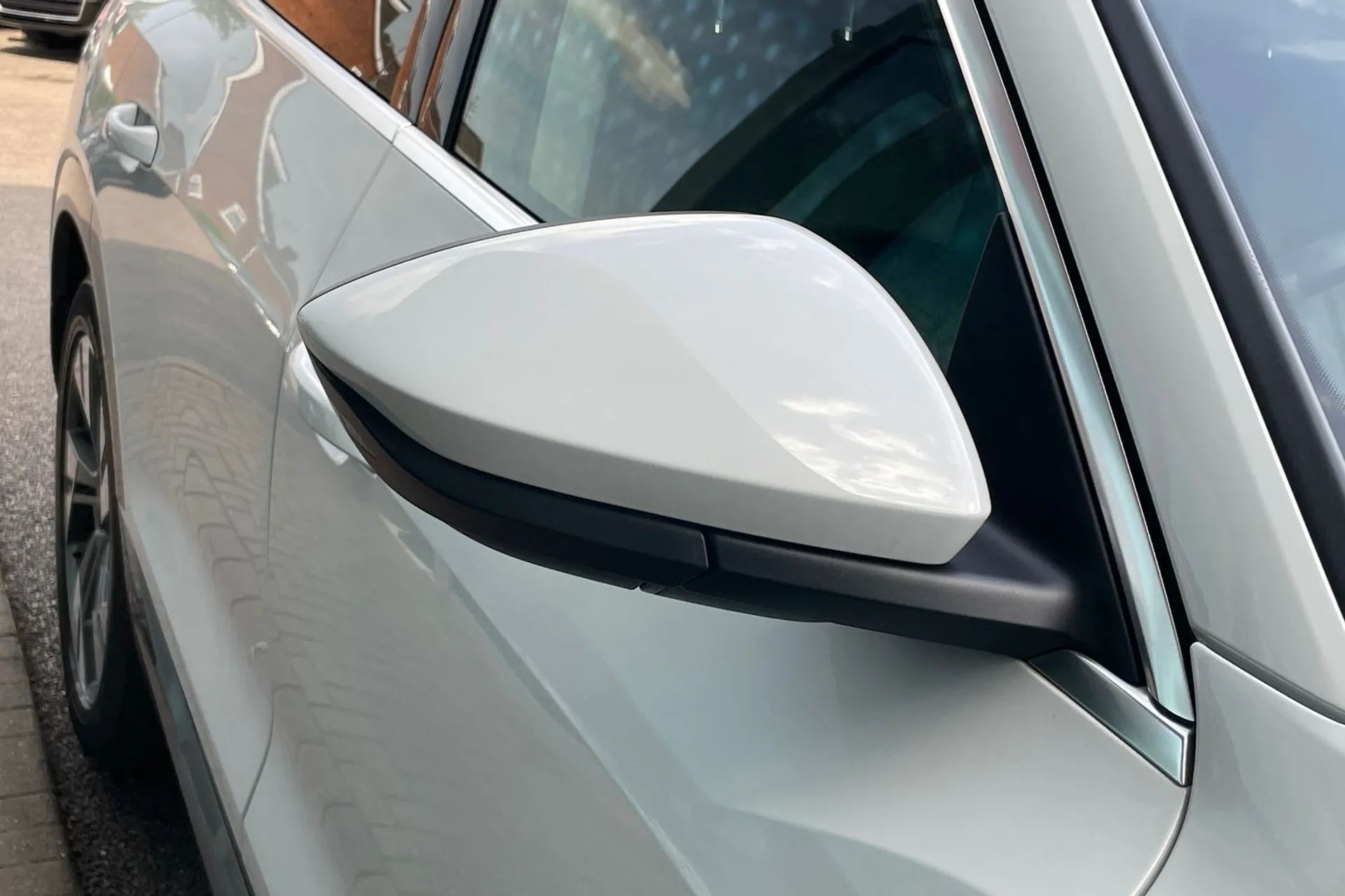 Audi e-tron thumbnail image number 53