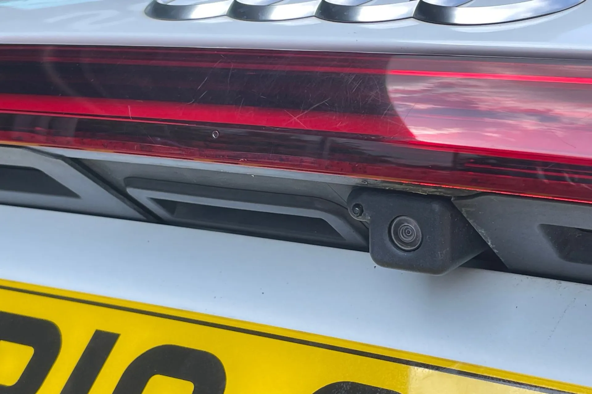 Audi e-tron thumbnail image number 20