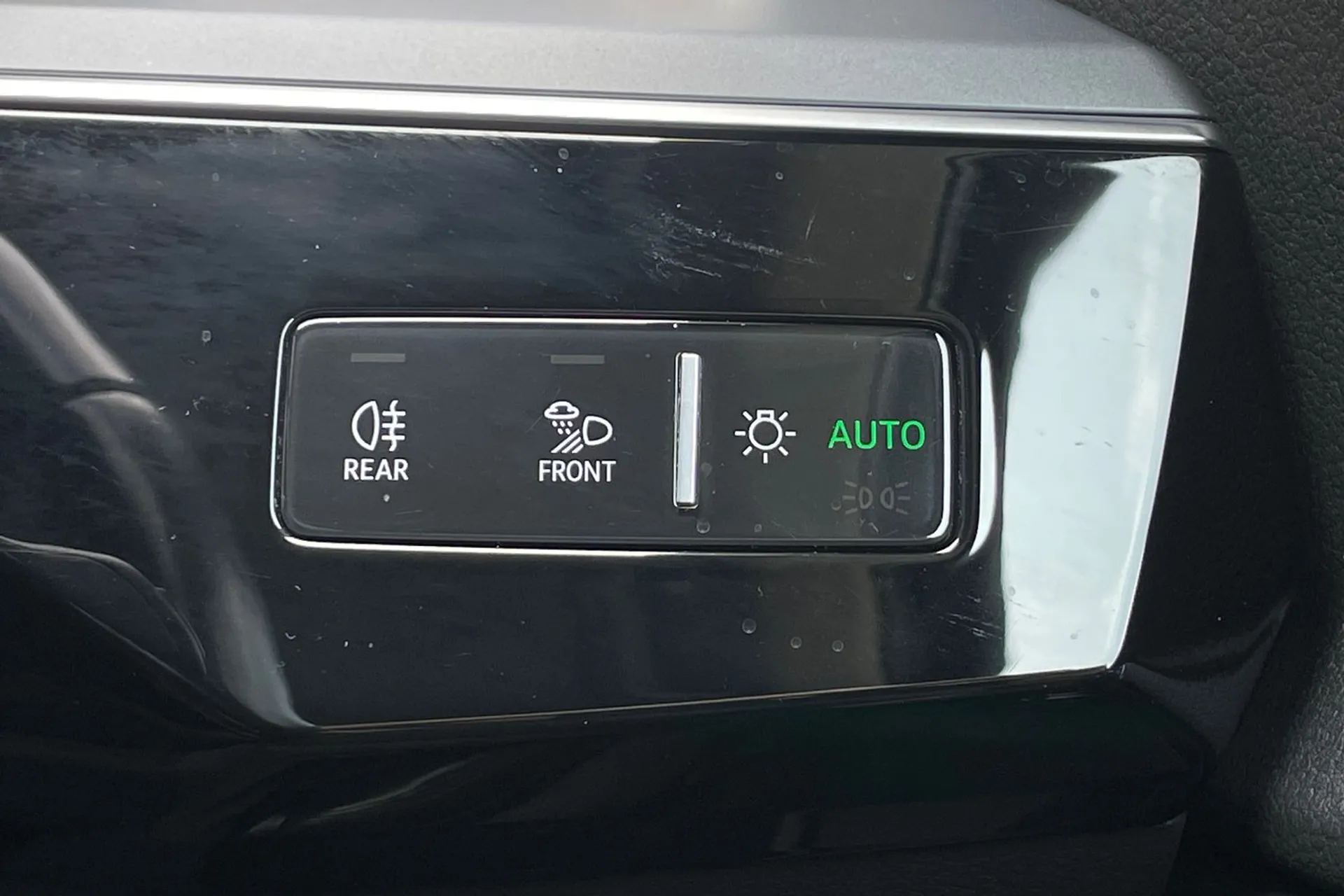 Audi e-tron thumbnail image number 55
