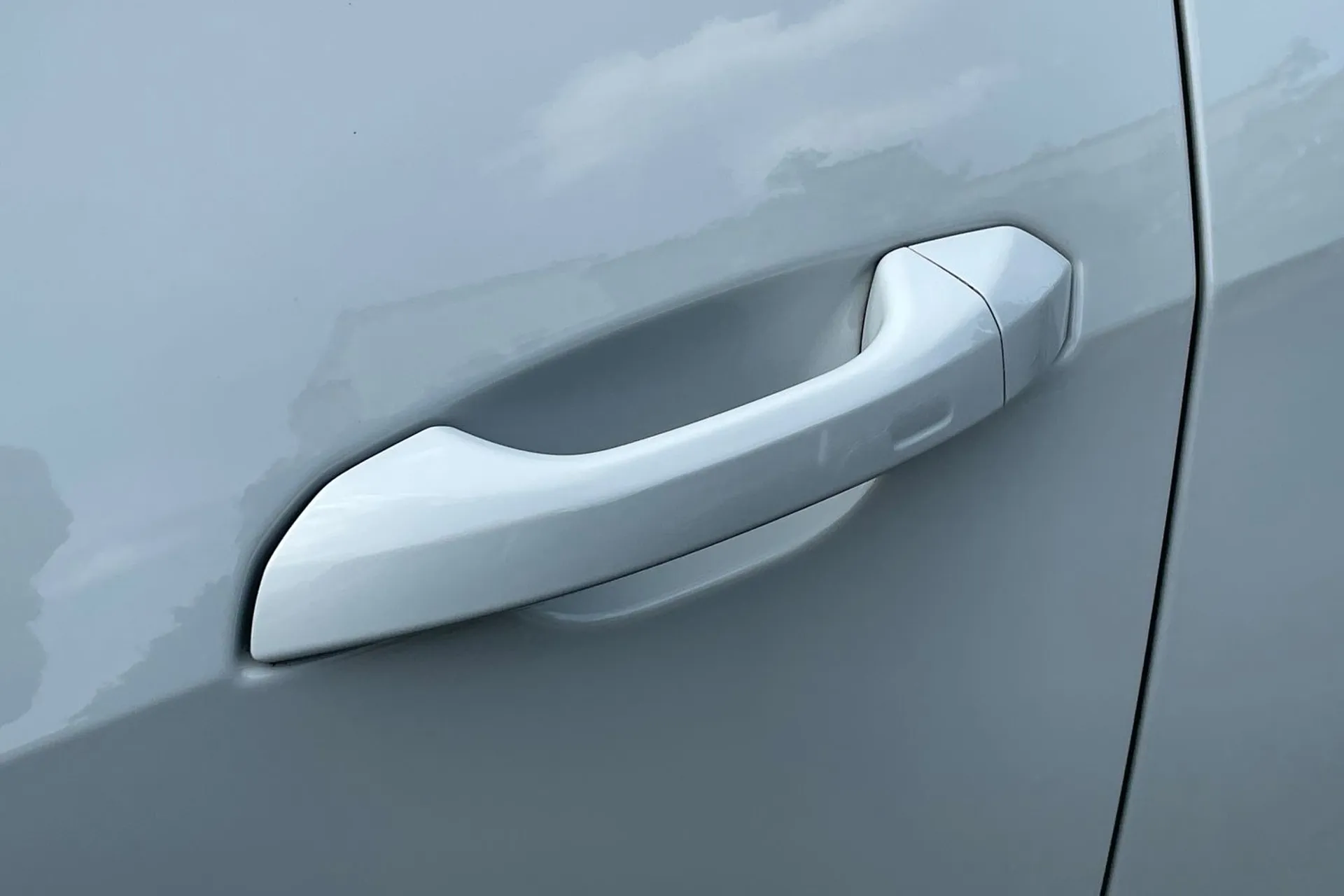 Audi e-tron thumbnail image number 15