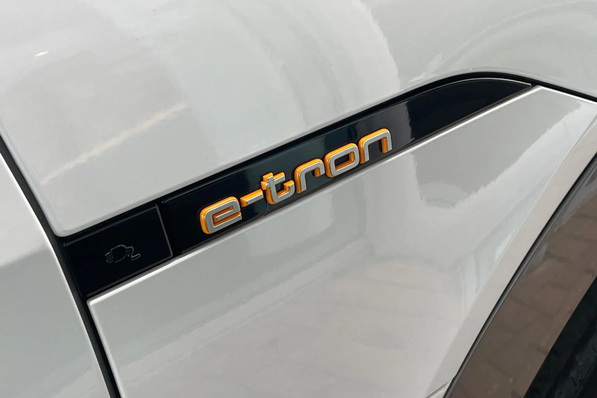 Audi e-tron thumbnail image number 52
