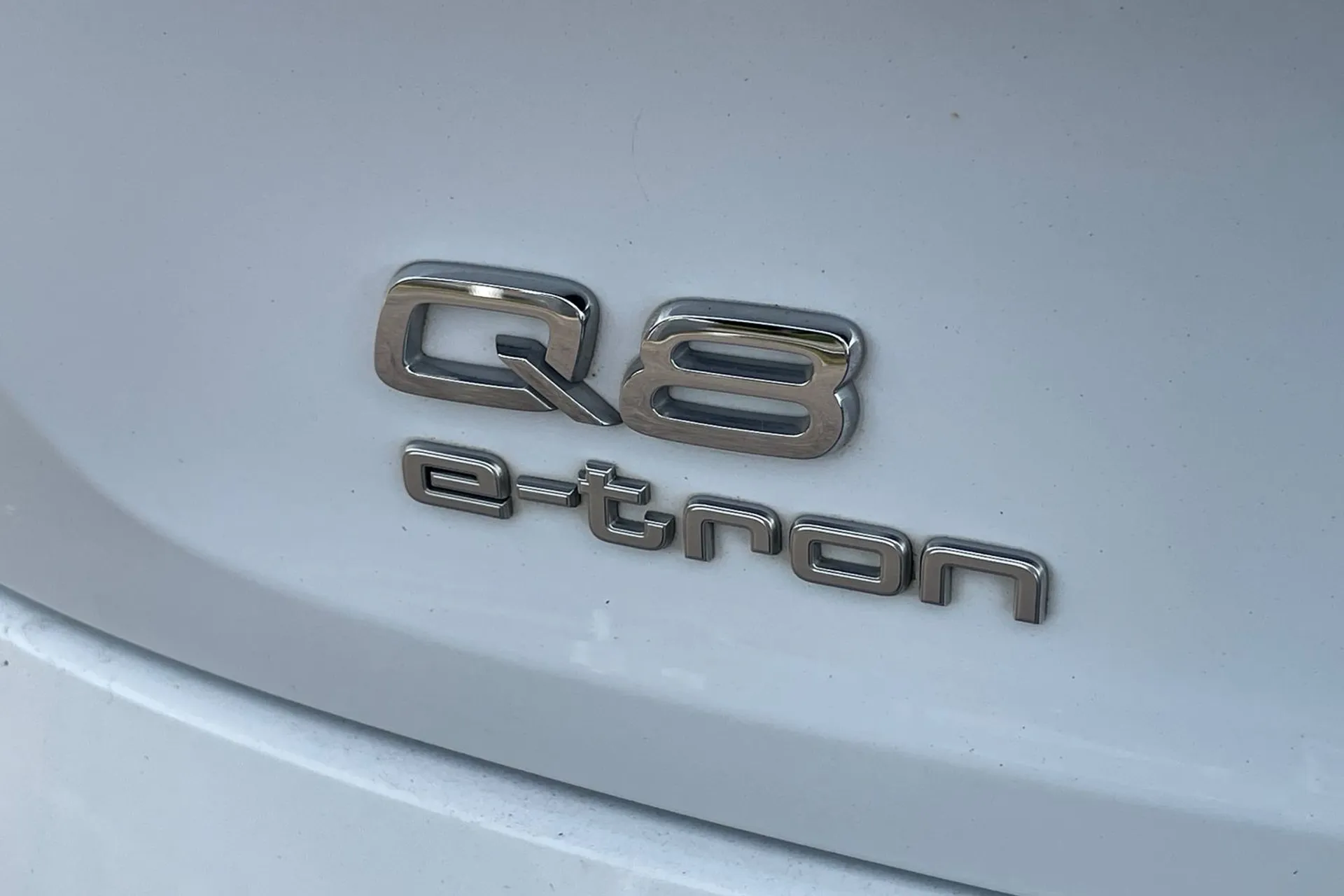 Audi e-tron thumbnail image number 48