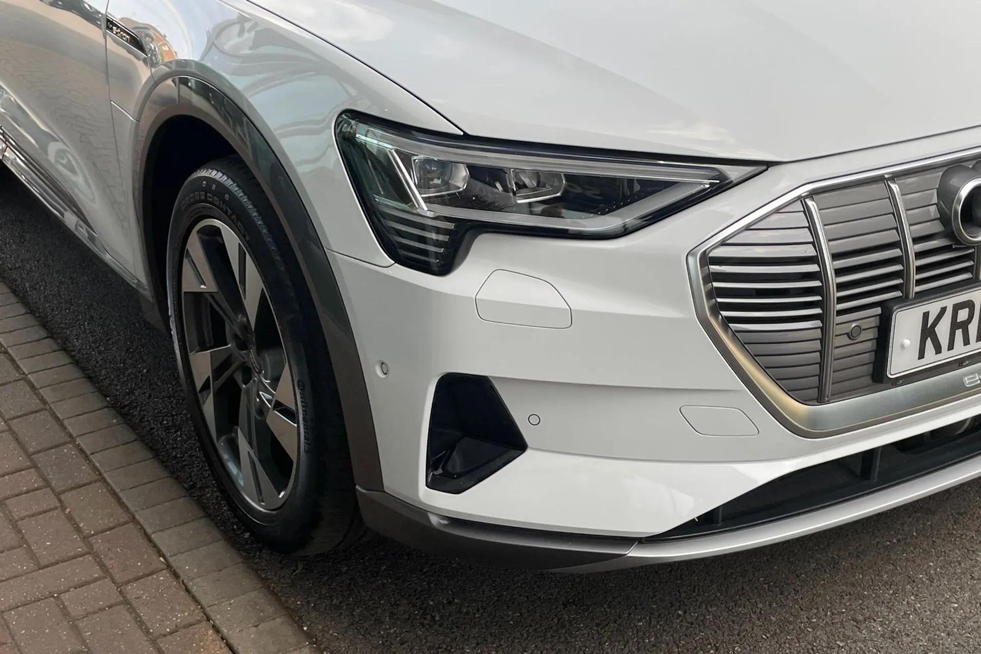 Audi e-tron thumbnail image number 56