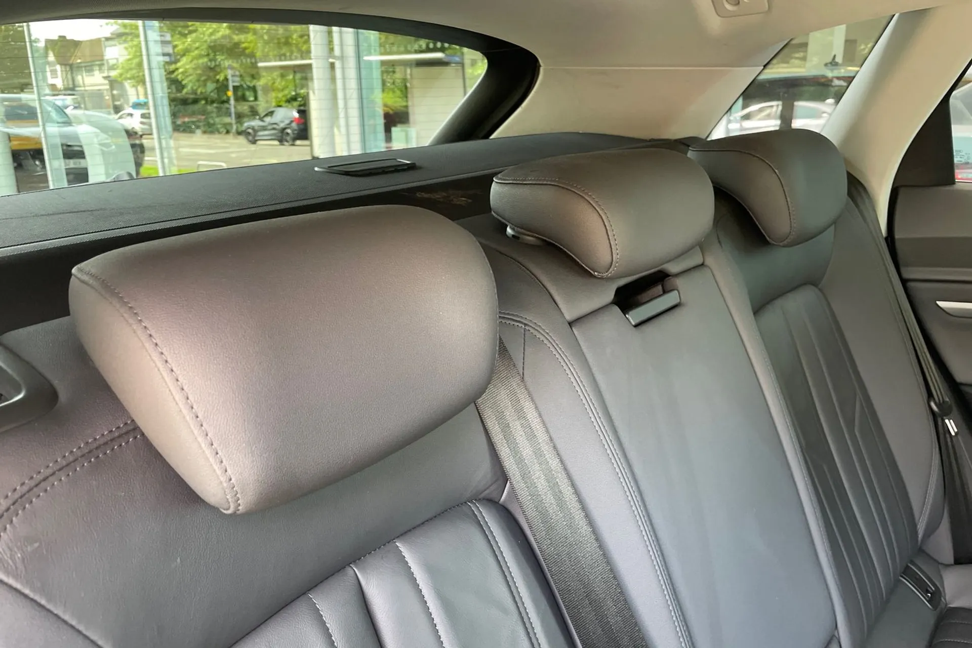 Audi e-tron thumbnail image number 50
