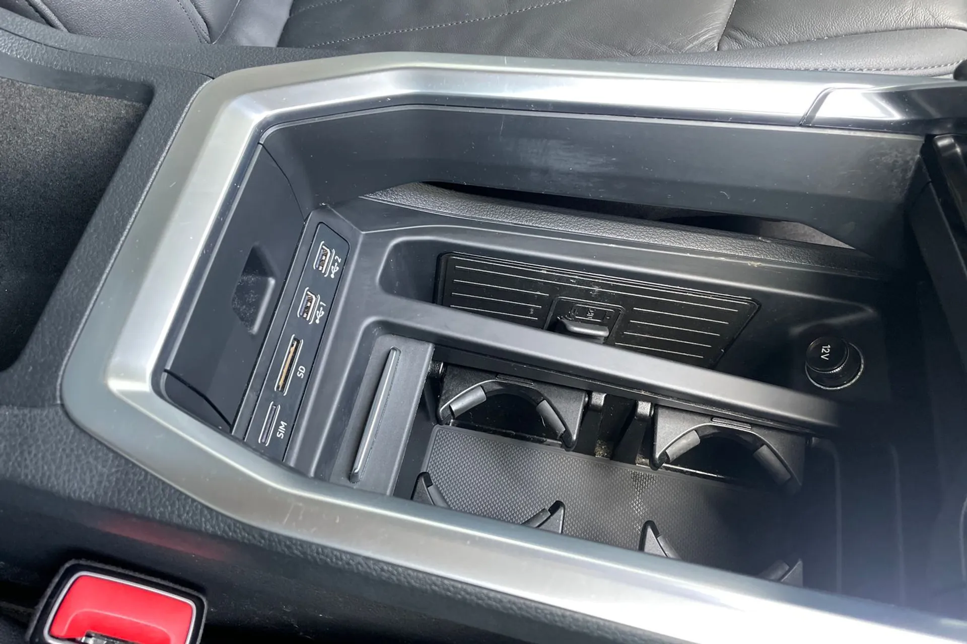 Audi e-tron thumbnail image number 43