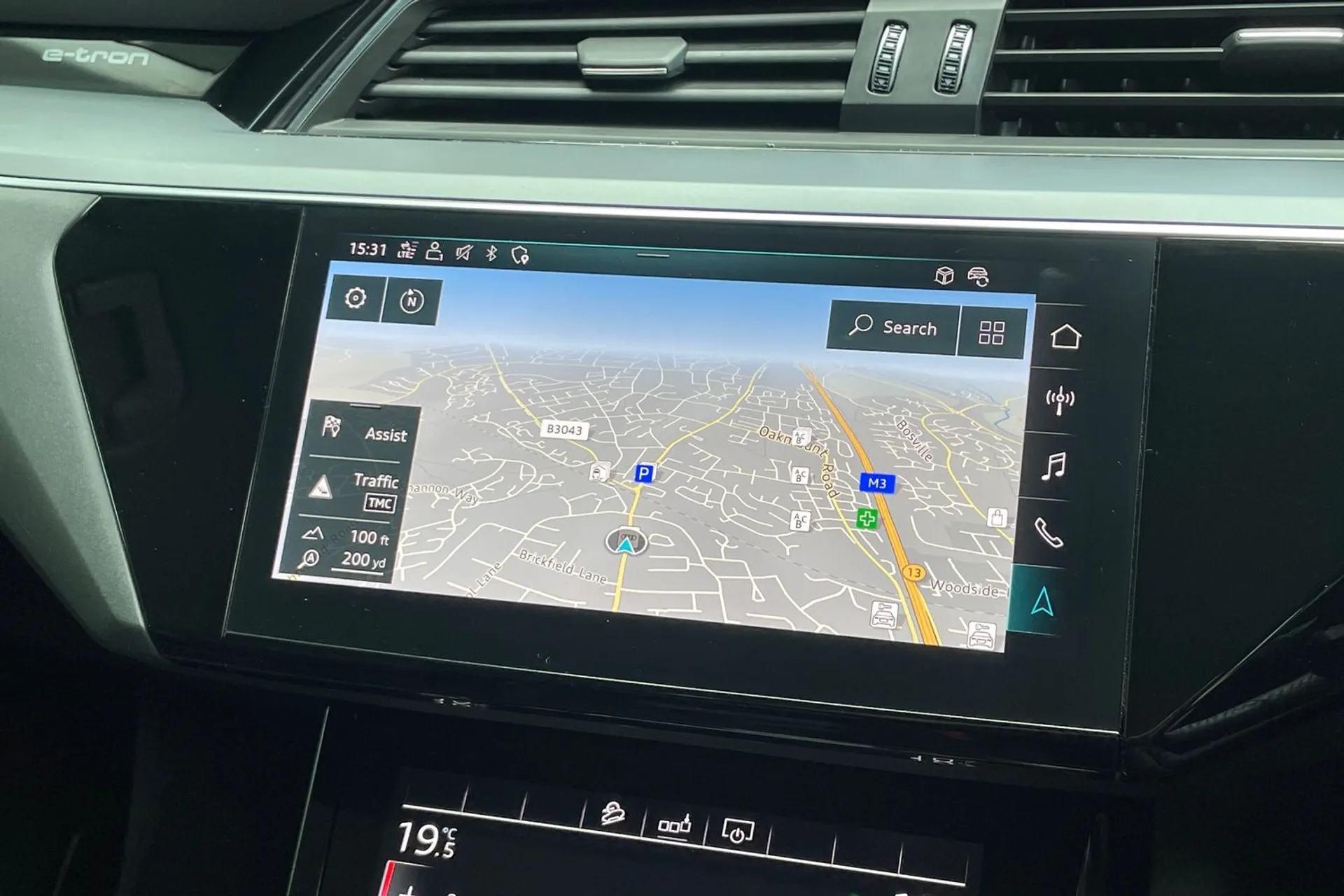 Audi e-tron thumbnail image number 4