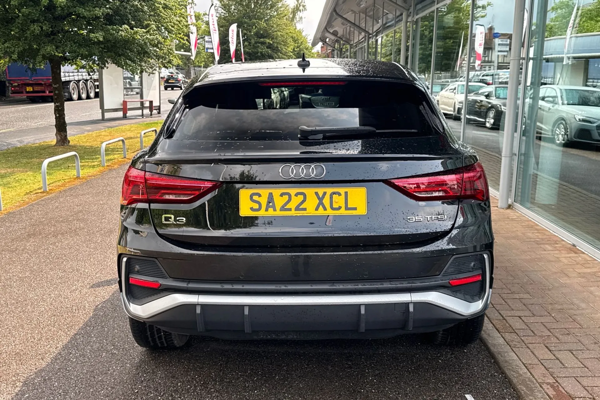 Audi Q3 thumbnail image number 6