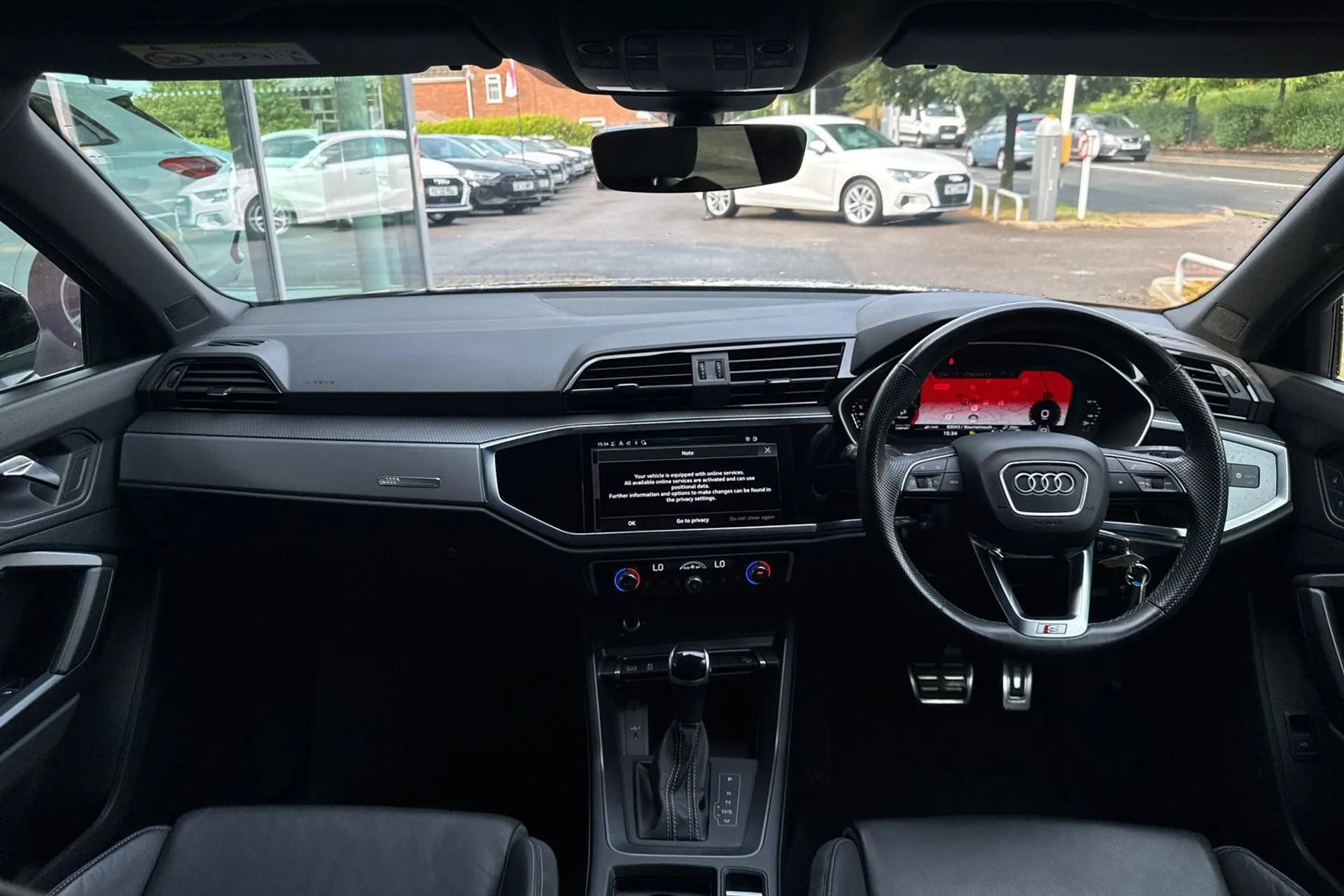 Audi Q3 thumbnail image number 3