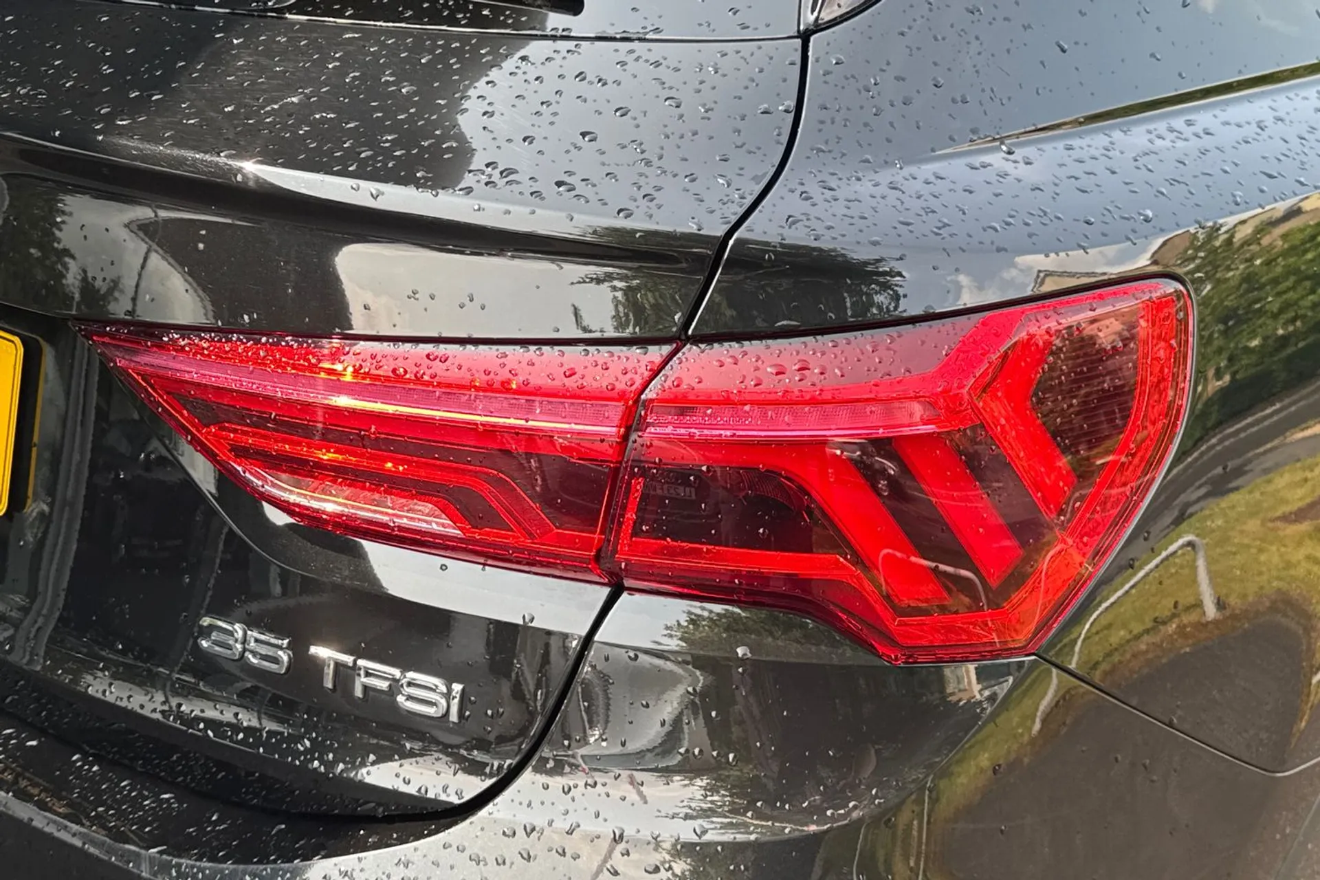 Audi Q3 thumbnail image number 20
