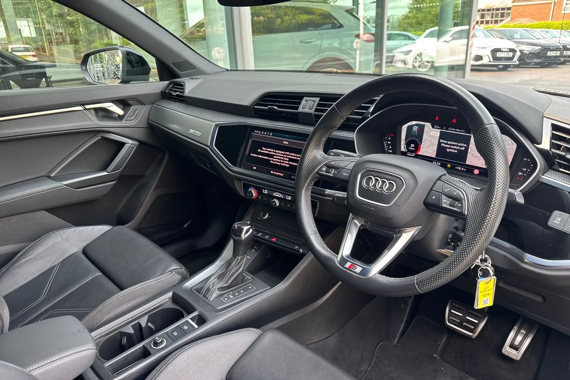 Audi Q3 thumbnail image number 25