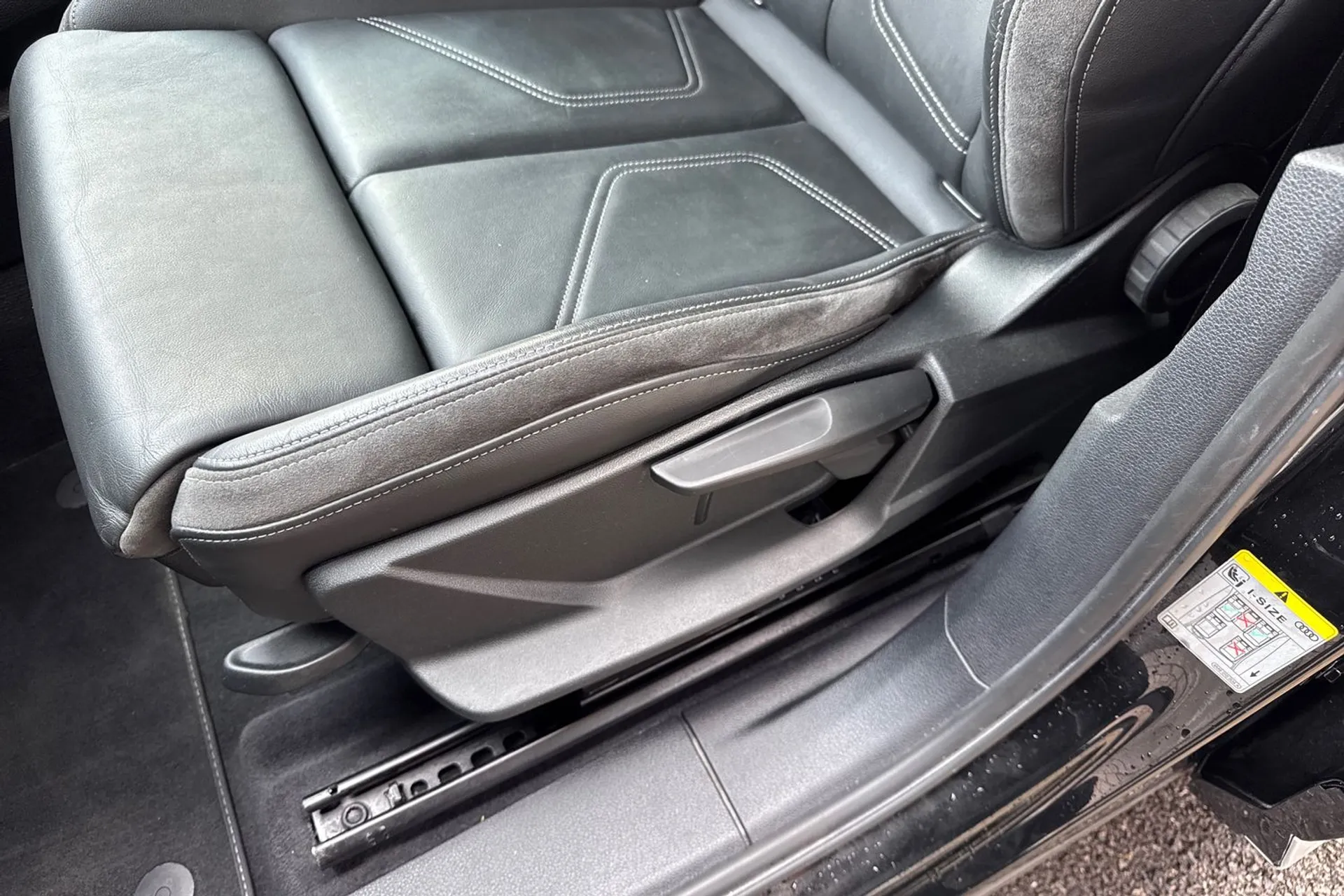 Audi Q3 thumbnail image number 28