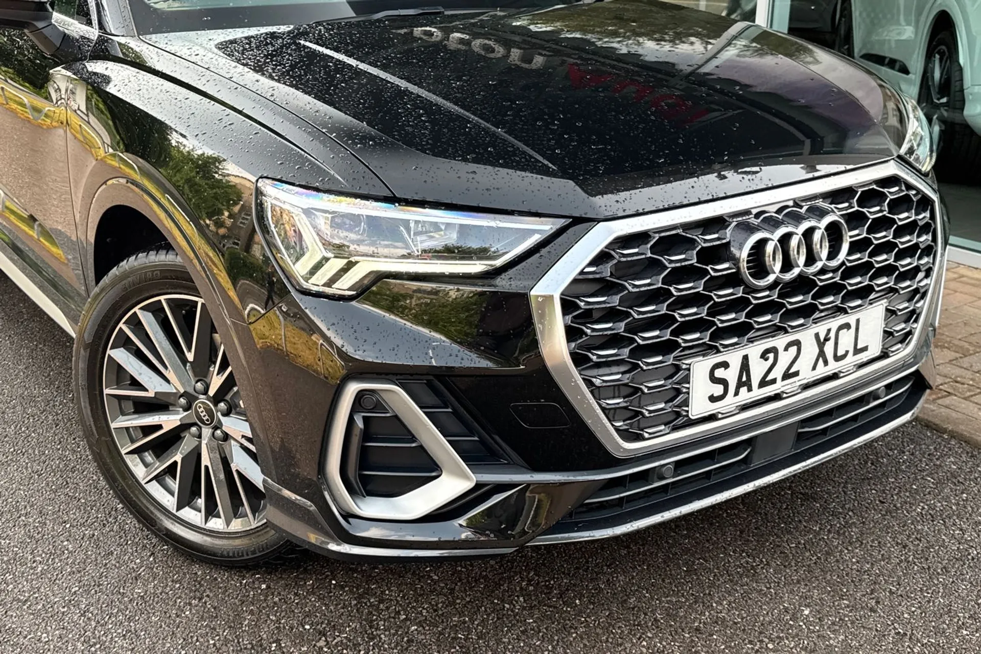 Audi Q3 thumbnail image number 14
