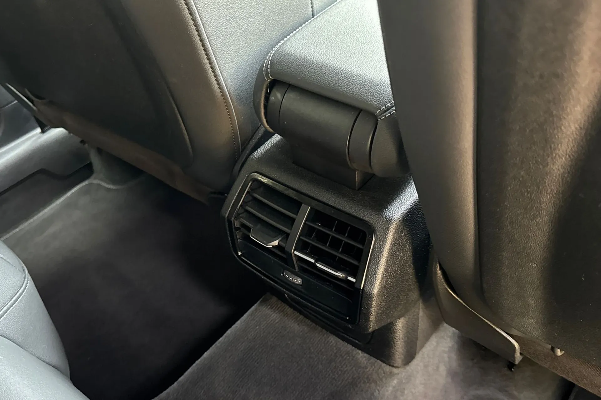 Audi Q3 thumbnail image number 45