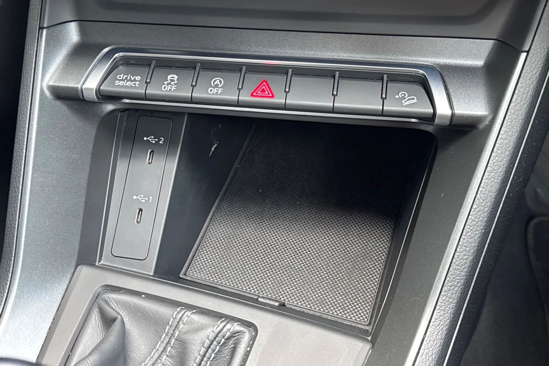 Audi Q3 thumbnail image number 43