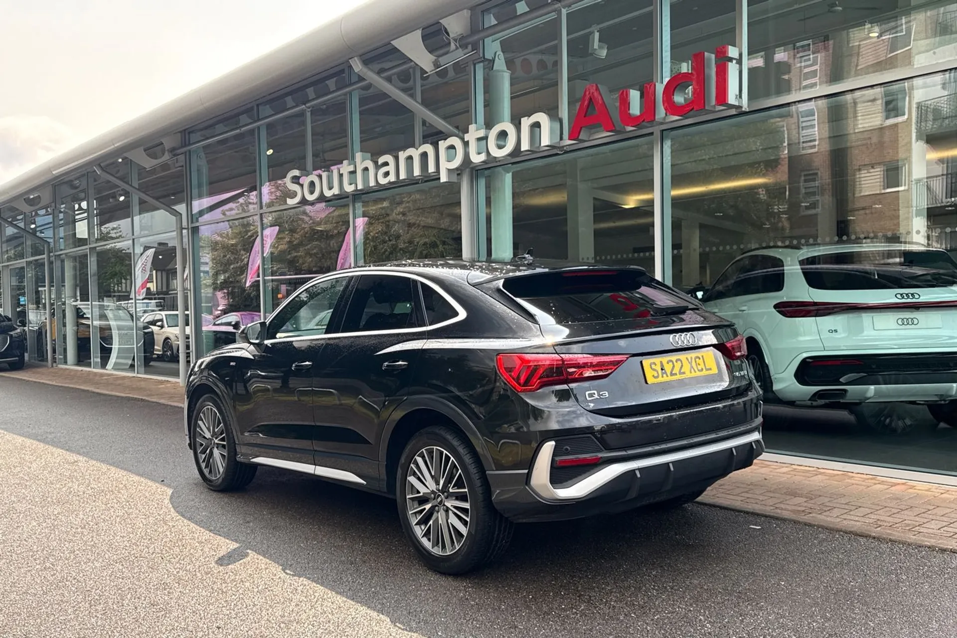 Audi Q3 thumbnail image number 7