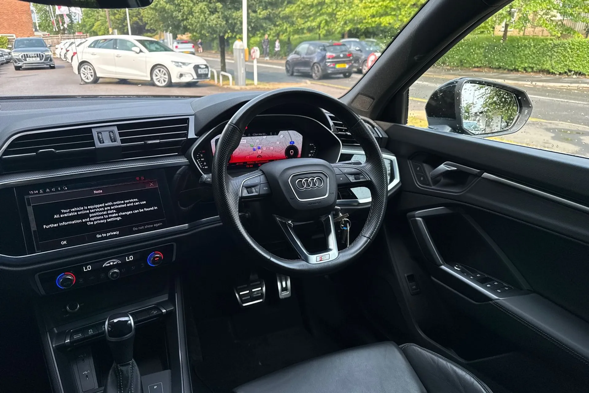 Audi Q3 thumbnail image number 32