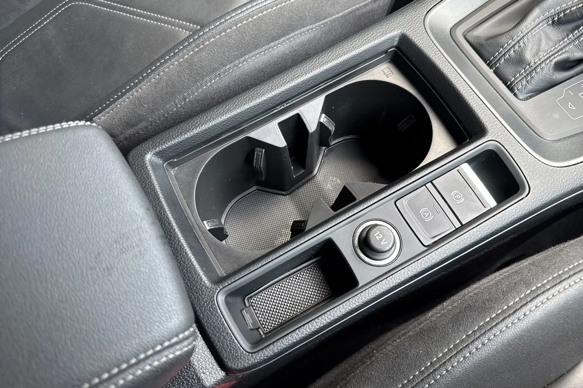 Audi Q3 thumbnail image number 42