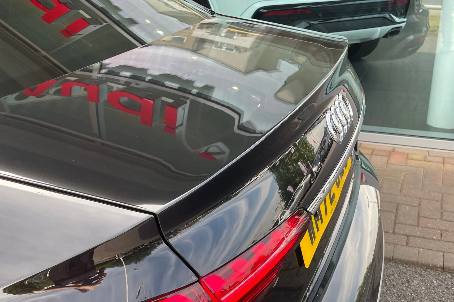 Audi A4 thumbnail image number 13