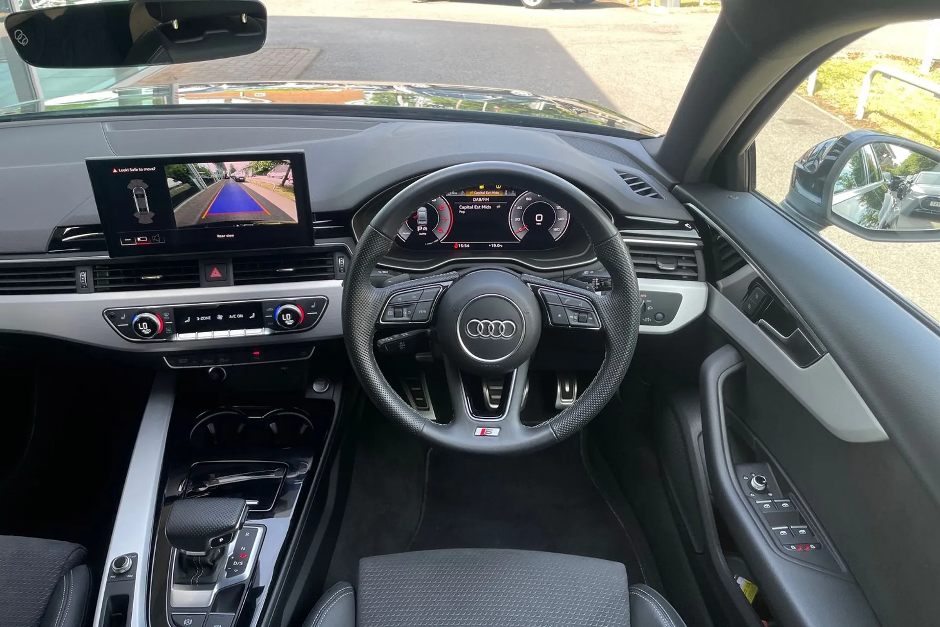 Audi A4 thumbnail image number 33