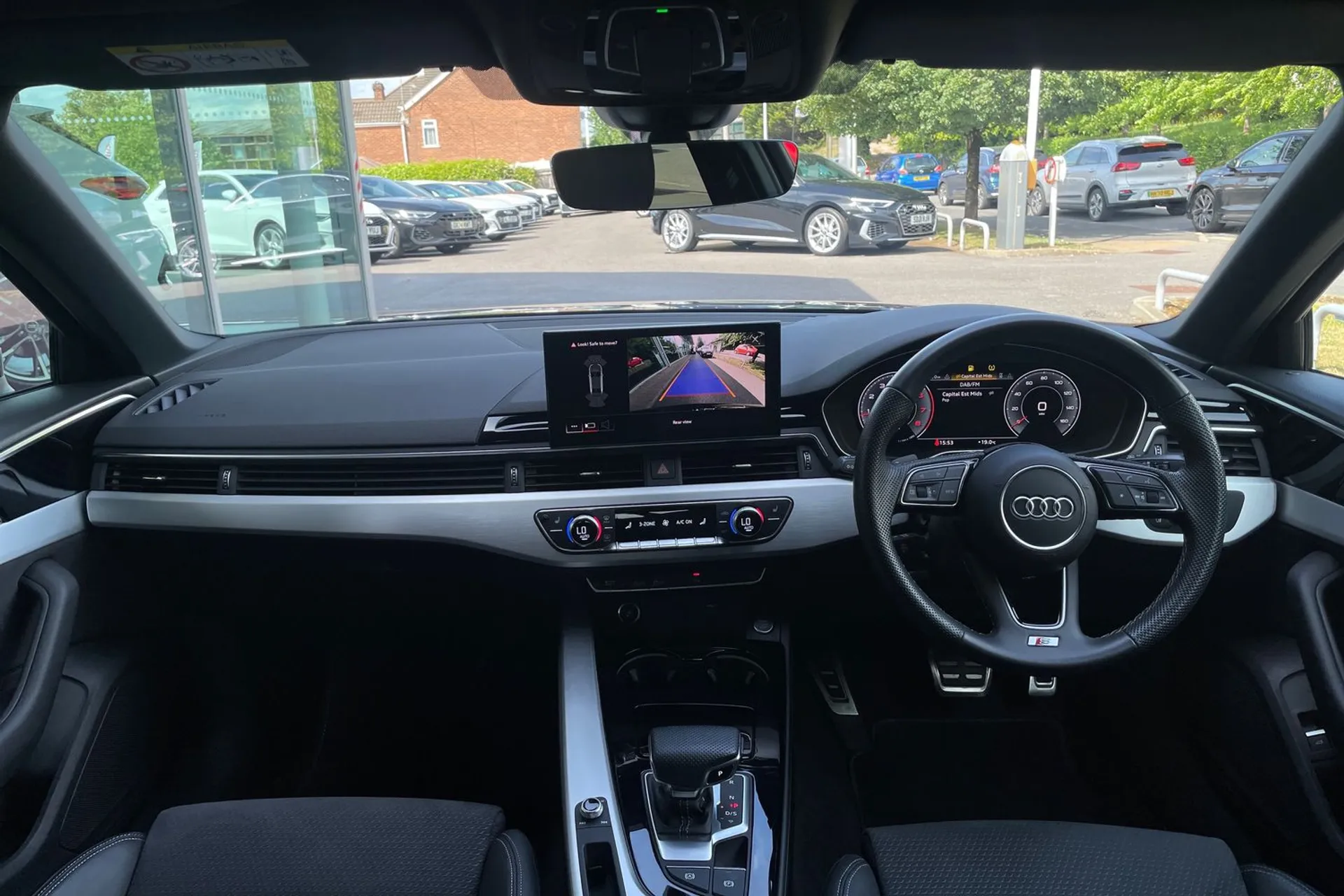 Audi A4 thumbnail image number 3