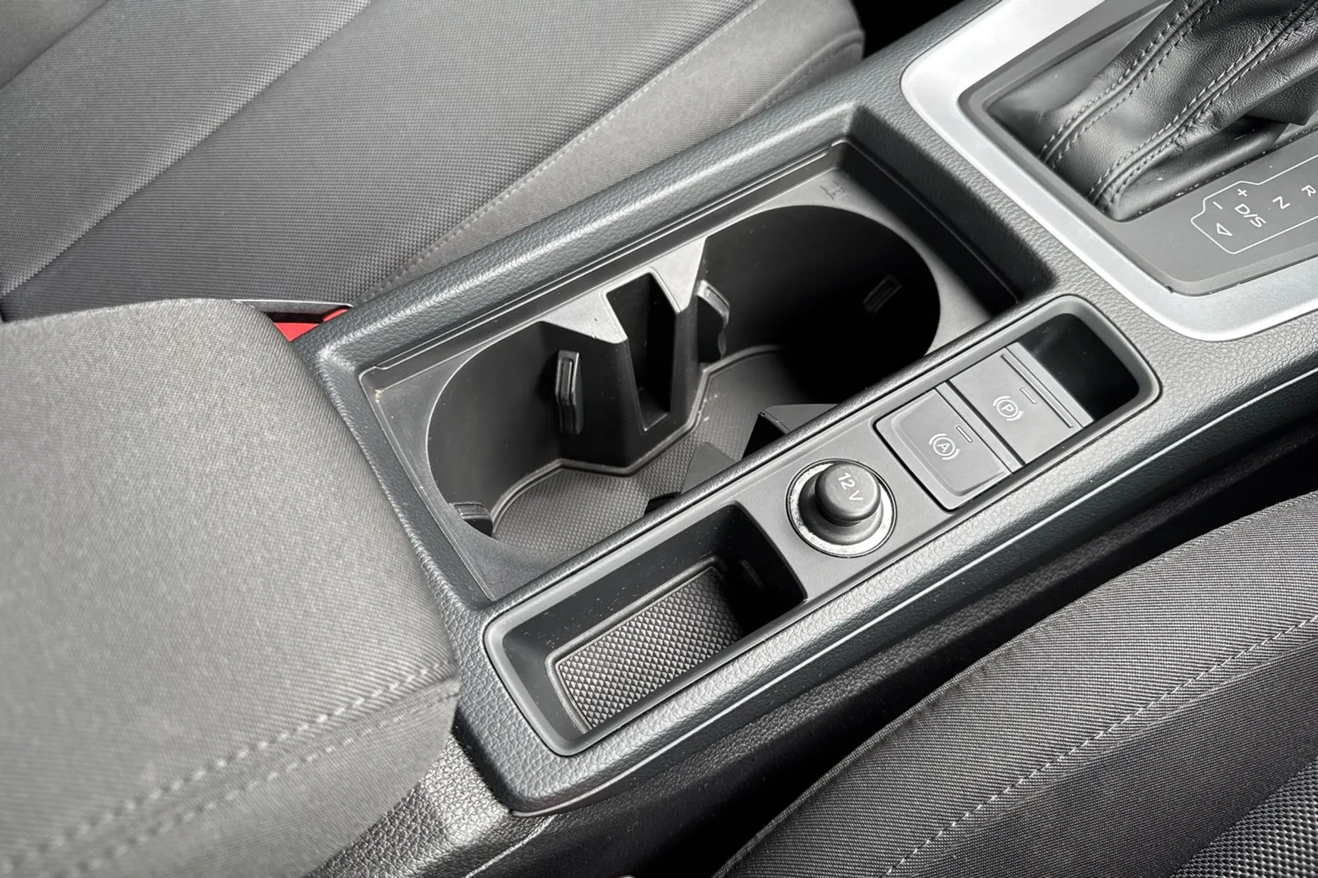 Audi Q3 thumbnail image number 42