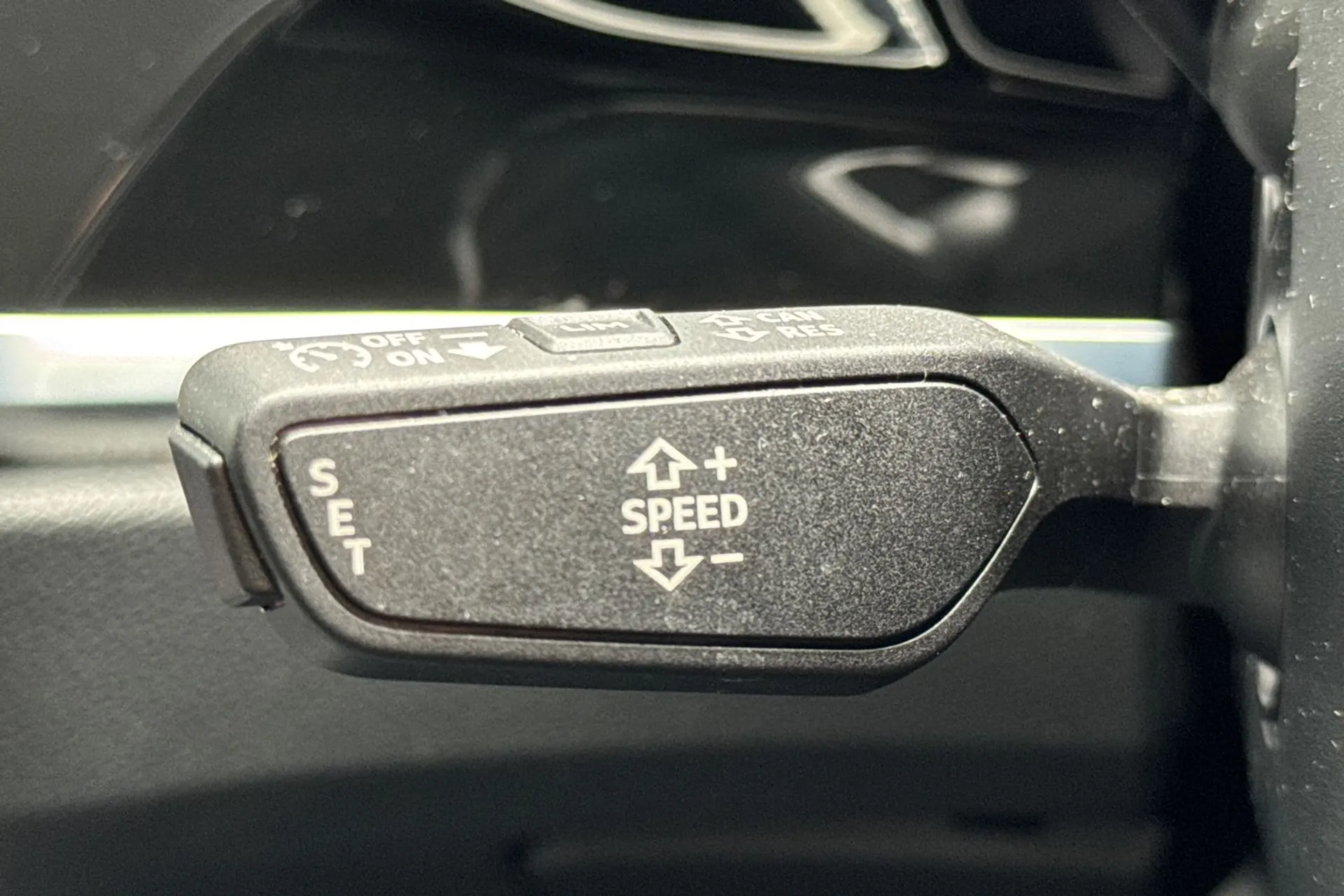 Audi Q3 thumbnail image number 37