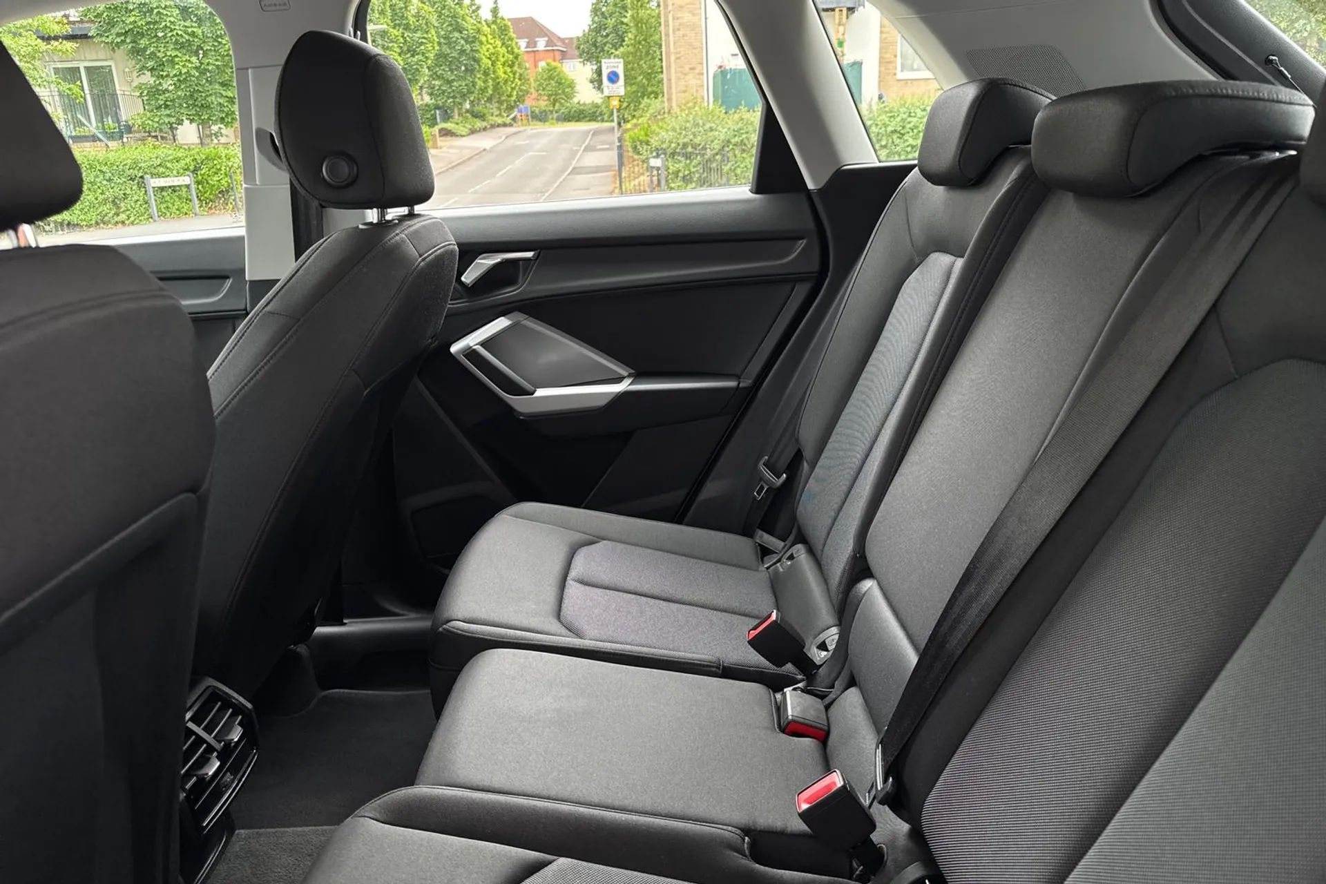 Audi Q3 thumbnail image number 29