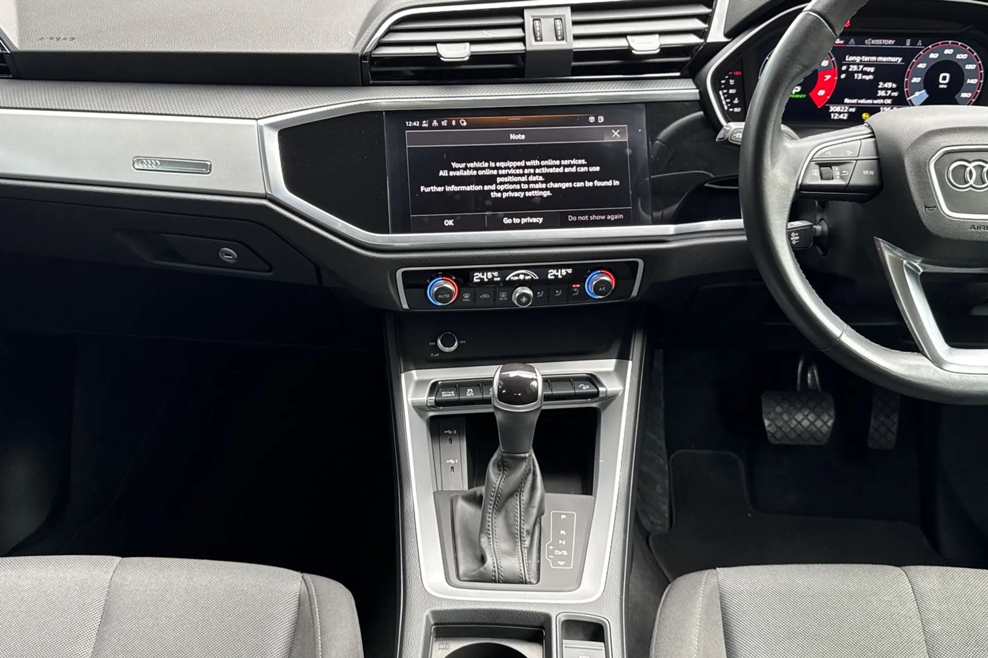 Audi Q3 thumbnail image number 34