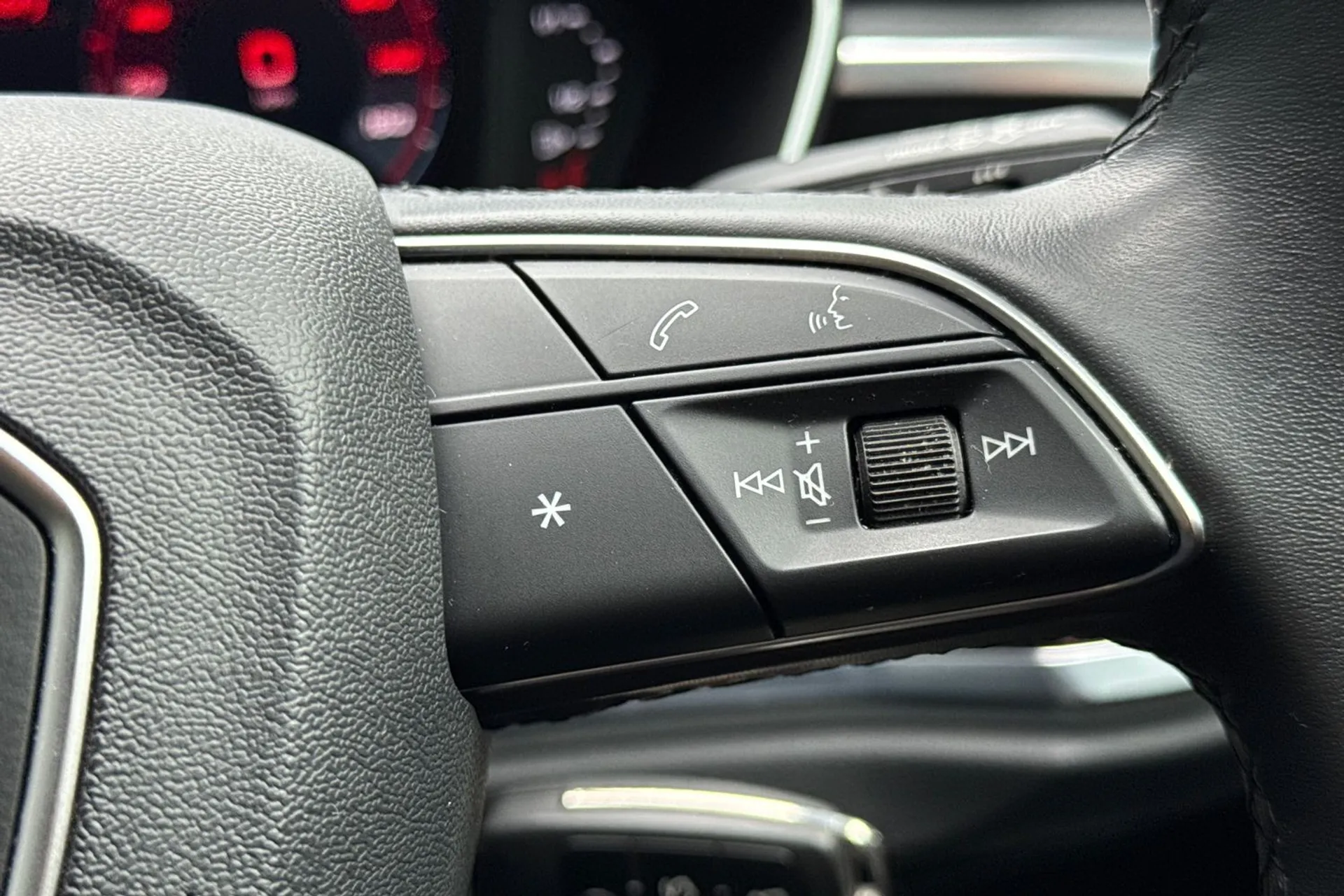 Audi Q3 thumbnail image number 36