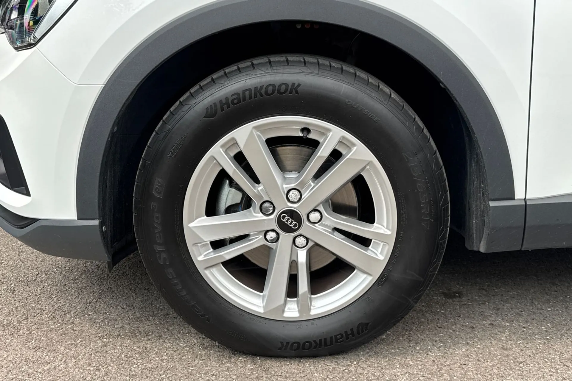 Audi Q3 thumbnail image number 11