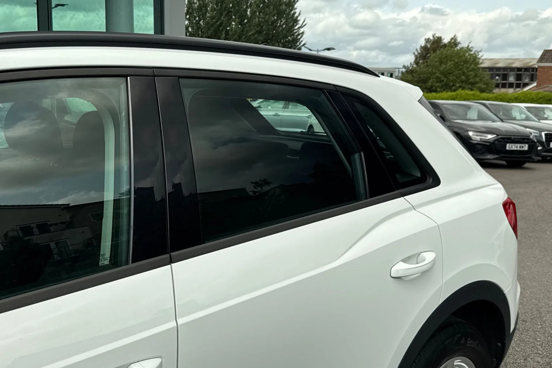 Audi Q3 thumbnail image number 12