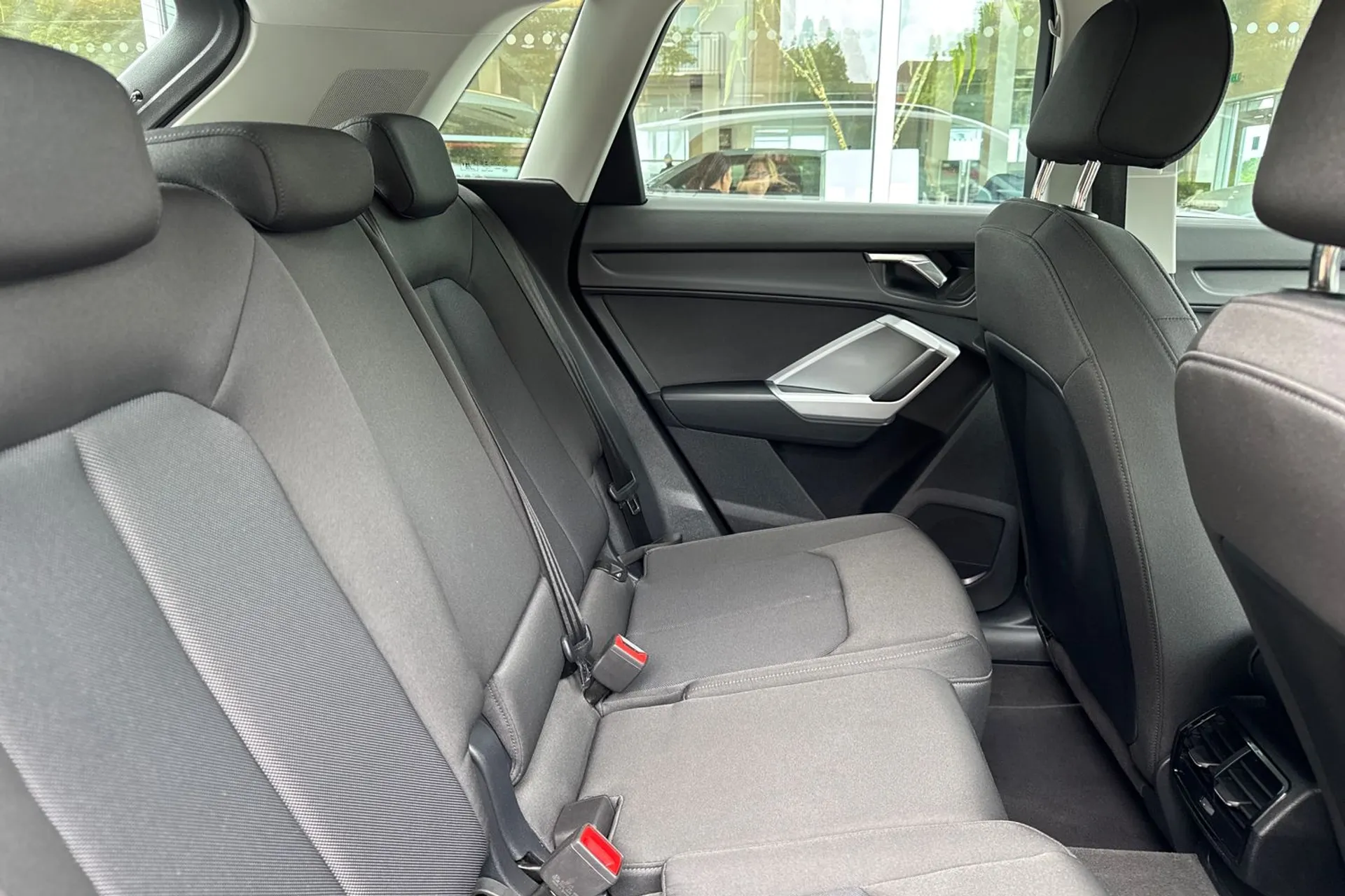 Audi Q3 thumbnail image number 21