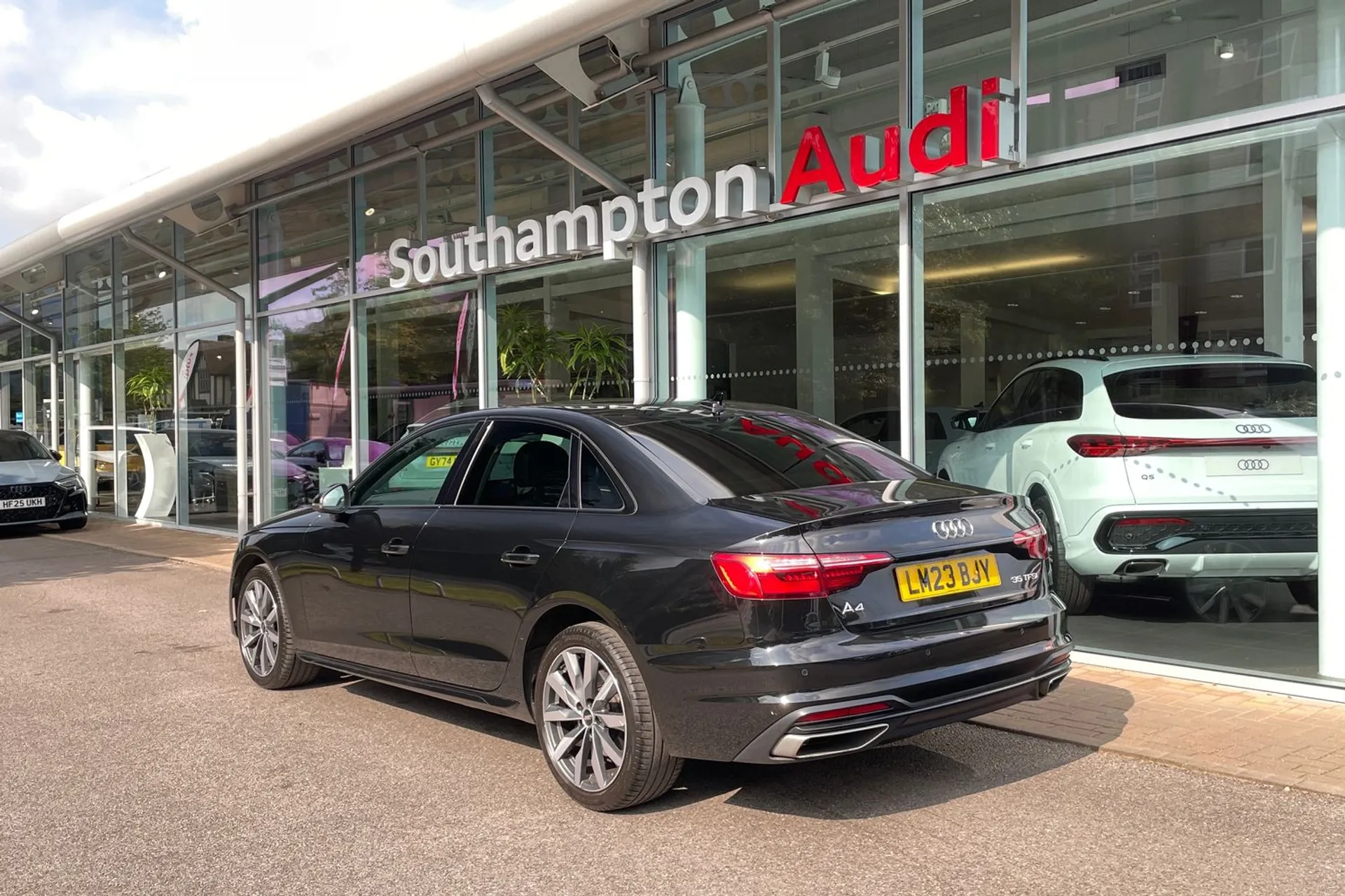 Audi A4 thumbnail image number 7