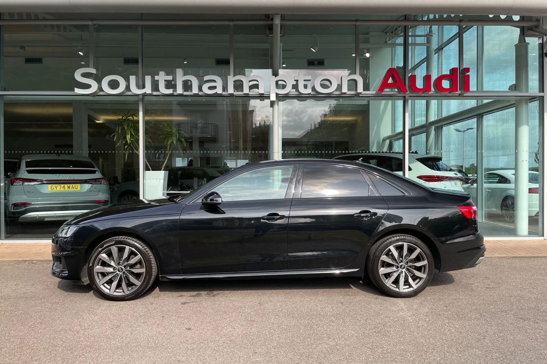 Audi A4 thumbnail image number 8